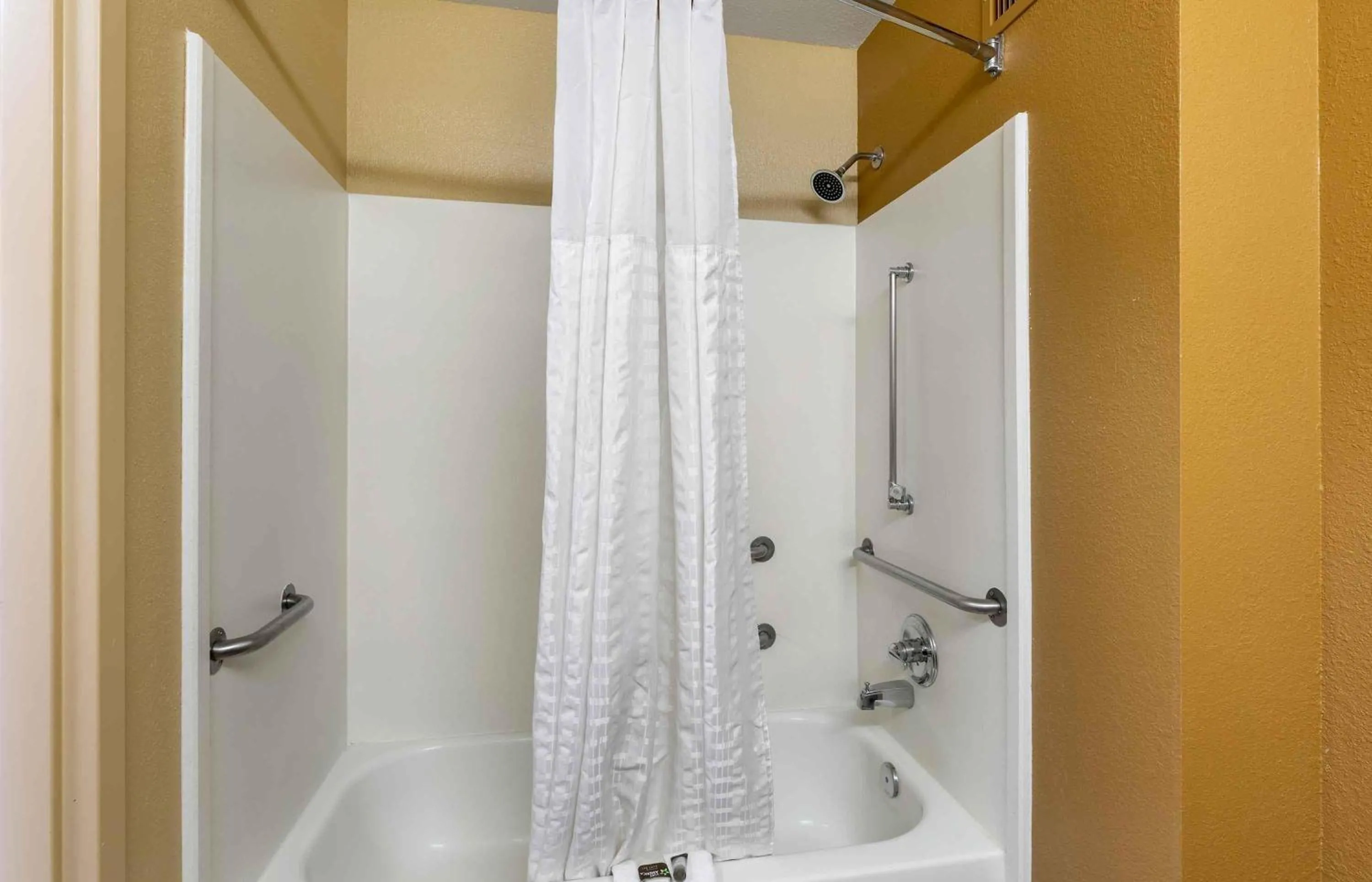 Bathroom in Extended Stay America Suites - St Louis - Westport - Central