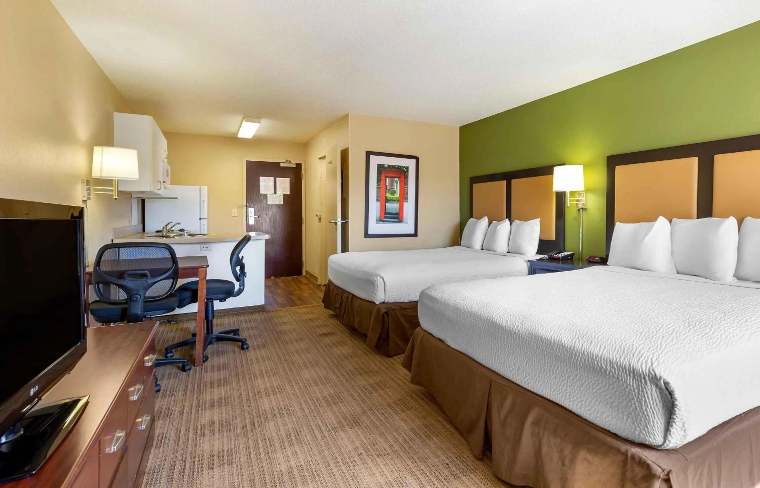 Bedroom, Bed in Extended Stay America Suites - St Louis - Westport - Central