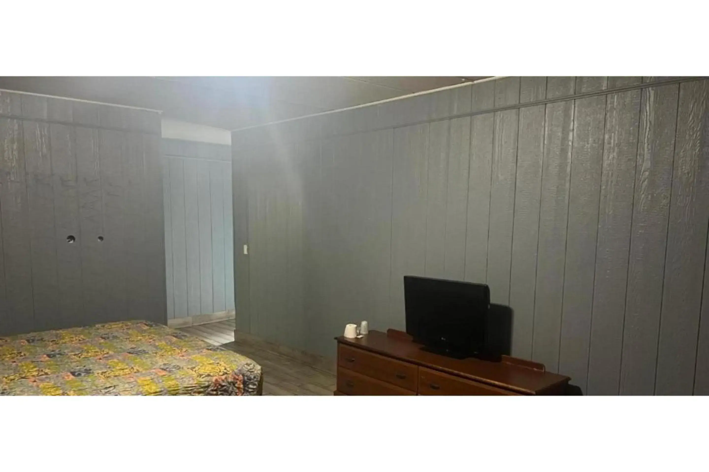 View (from property/room), Bed in Best Motel By OYO Chicago I-90 View (from property/room), Bed in Best Motel By OYO Chicago I-90