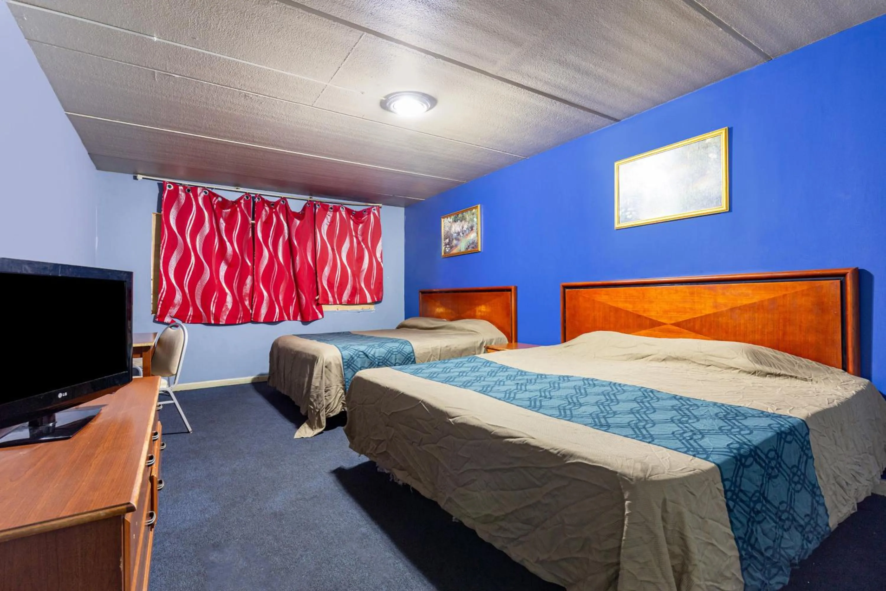 Bedroom, Bed in Best Motel By OYO Chicago I-90