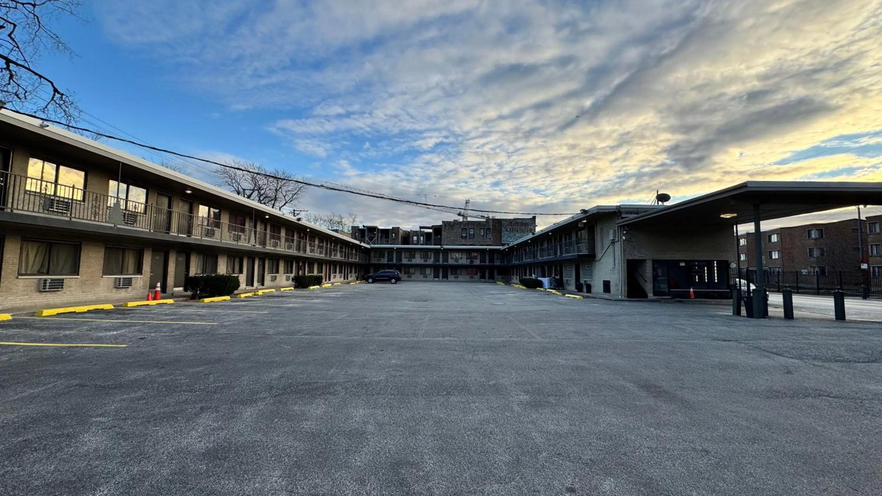 Facade/entrance in Best Motel By OYO Chicago I-90