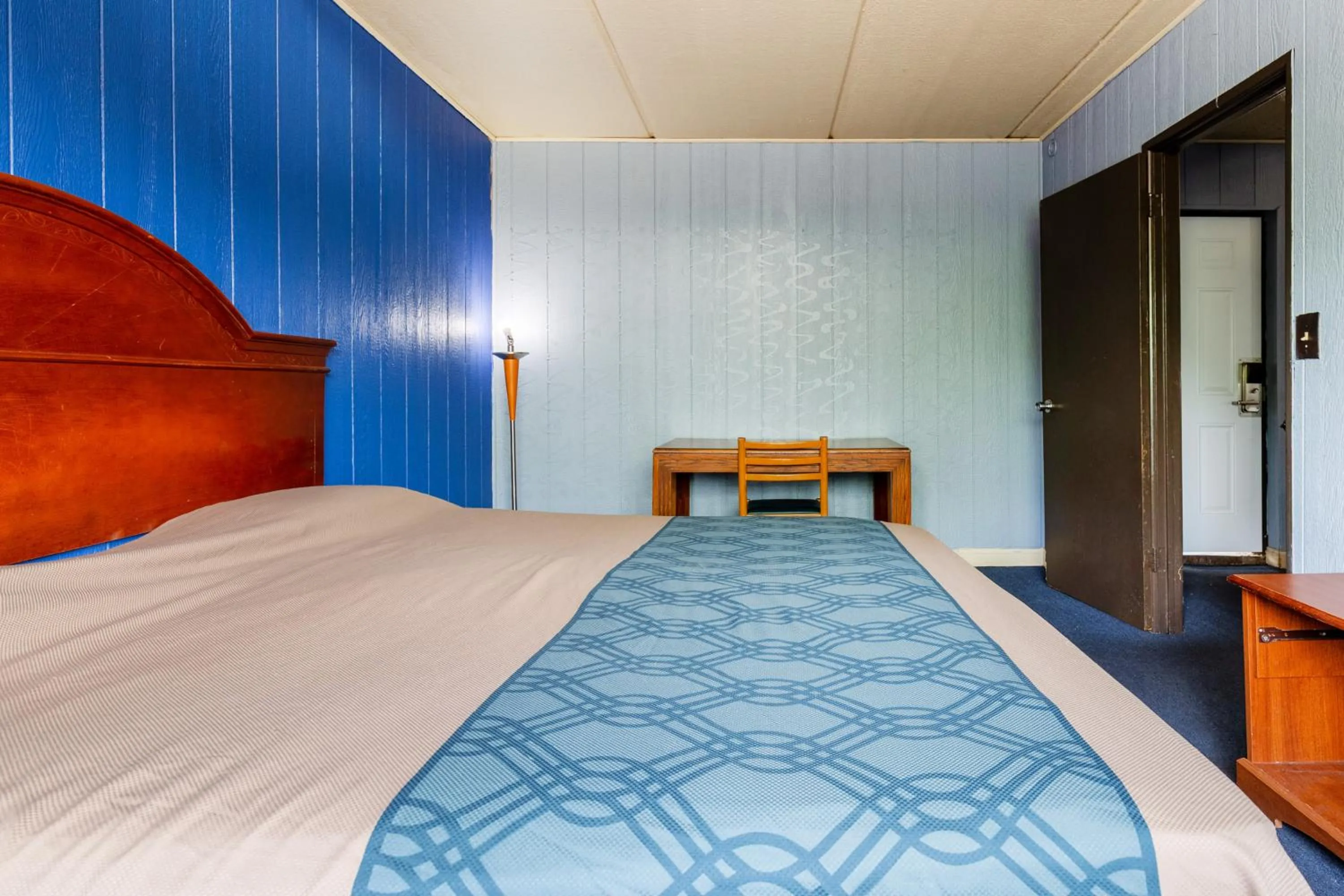 Bedroom, Bed in Best Motel By OYO Chicago I-90