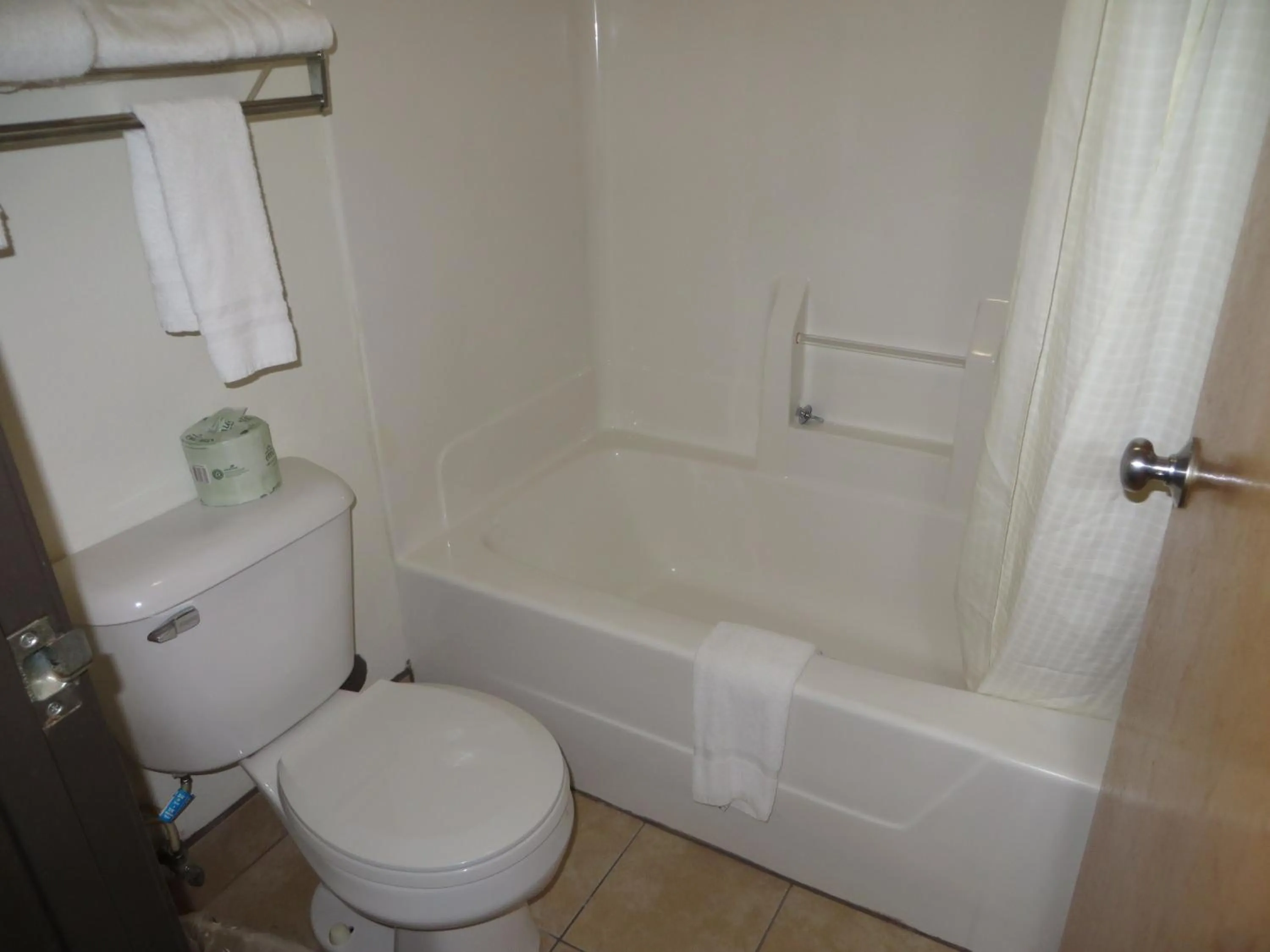 Super 8 by Wyndham Monmouth IL