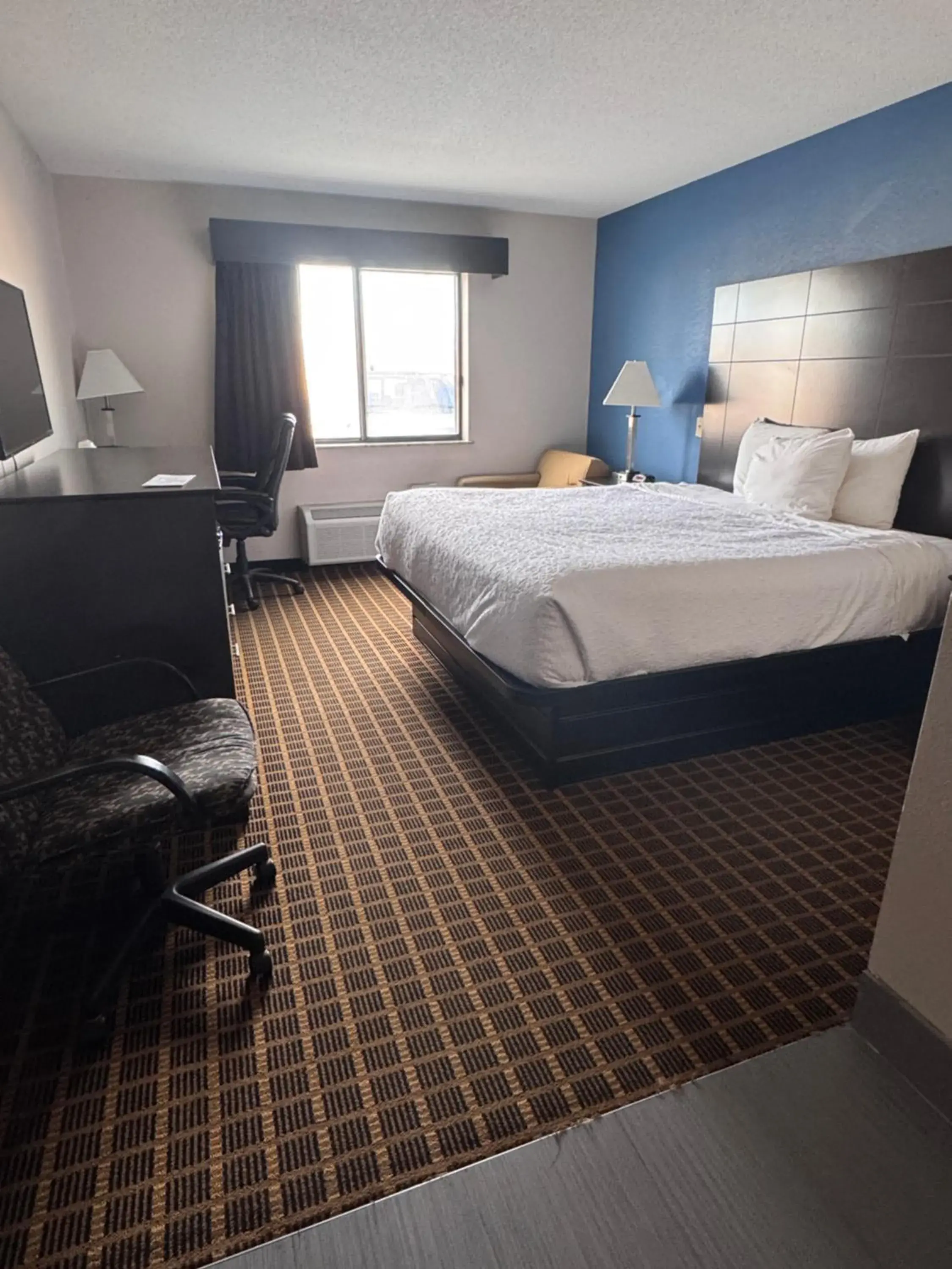 Bed in Baymont Inn & Suites Richmond Bed in Baymont Inn & Suites Richmond