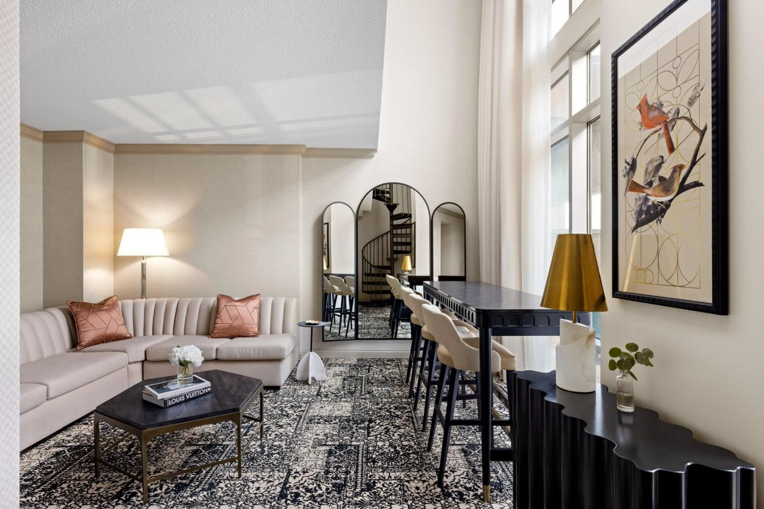 Photo of the whole room in Omni Severin Hotel