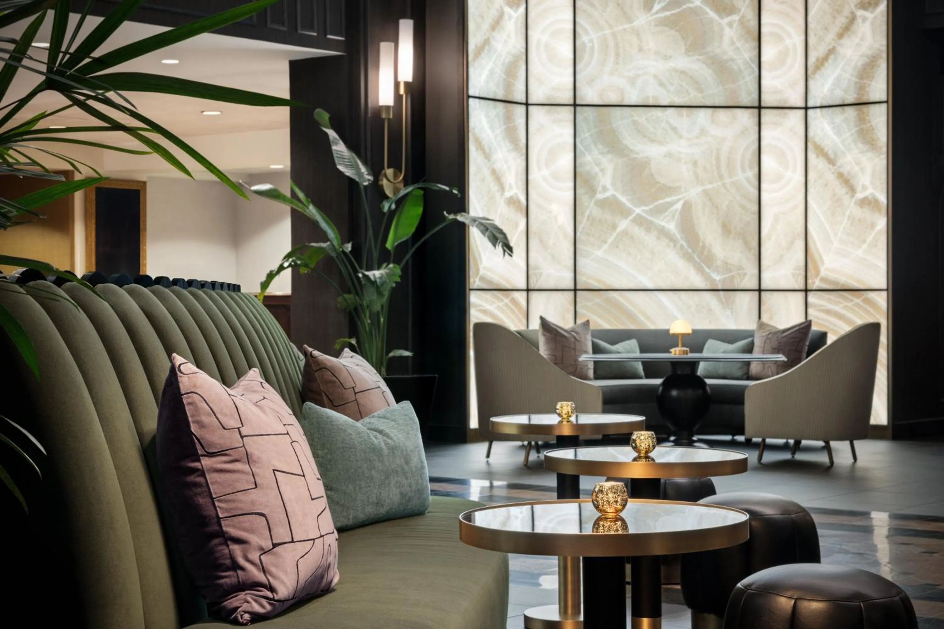 Lobby or reception in Omni Severin Hotel