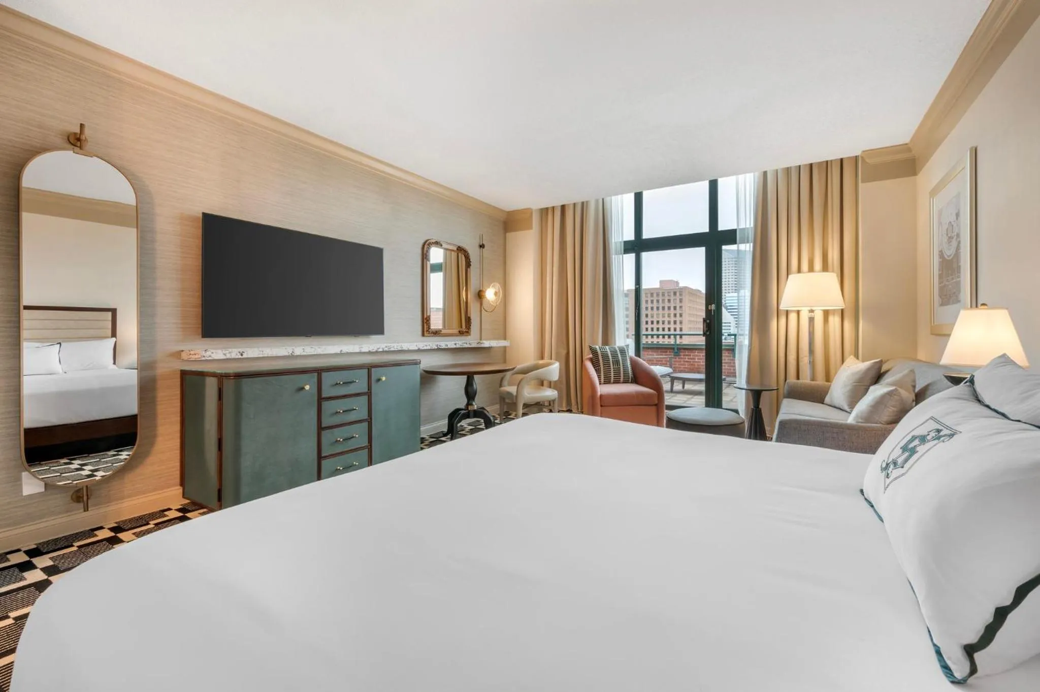 Nearby landmark, Bed in Omni Severin Hotel