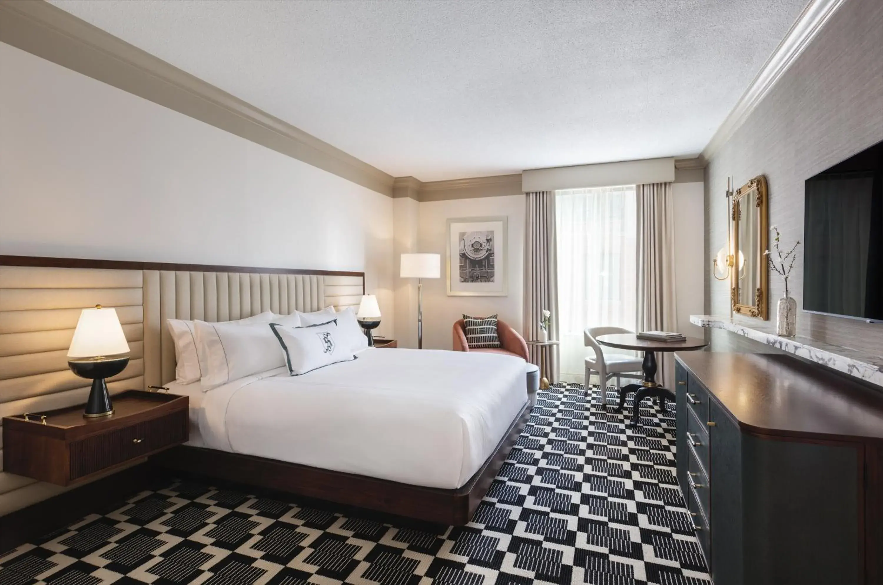 Photo of the whole room, Bed in Omni Severin Hotel Photo of the whole room, Bed in Omni Severin Hotel