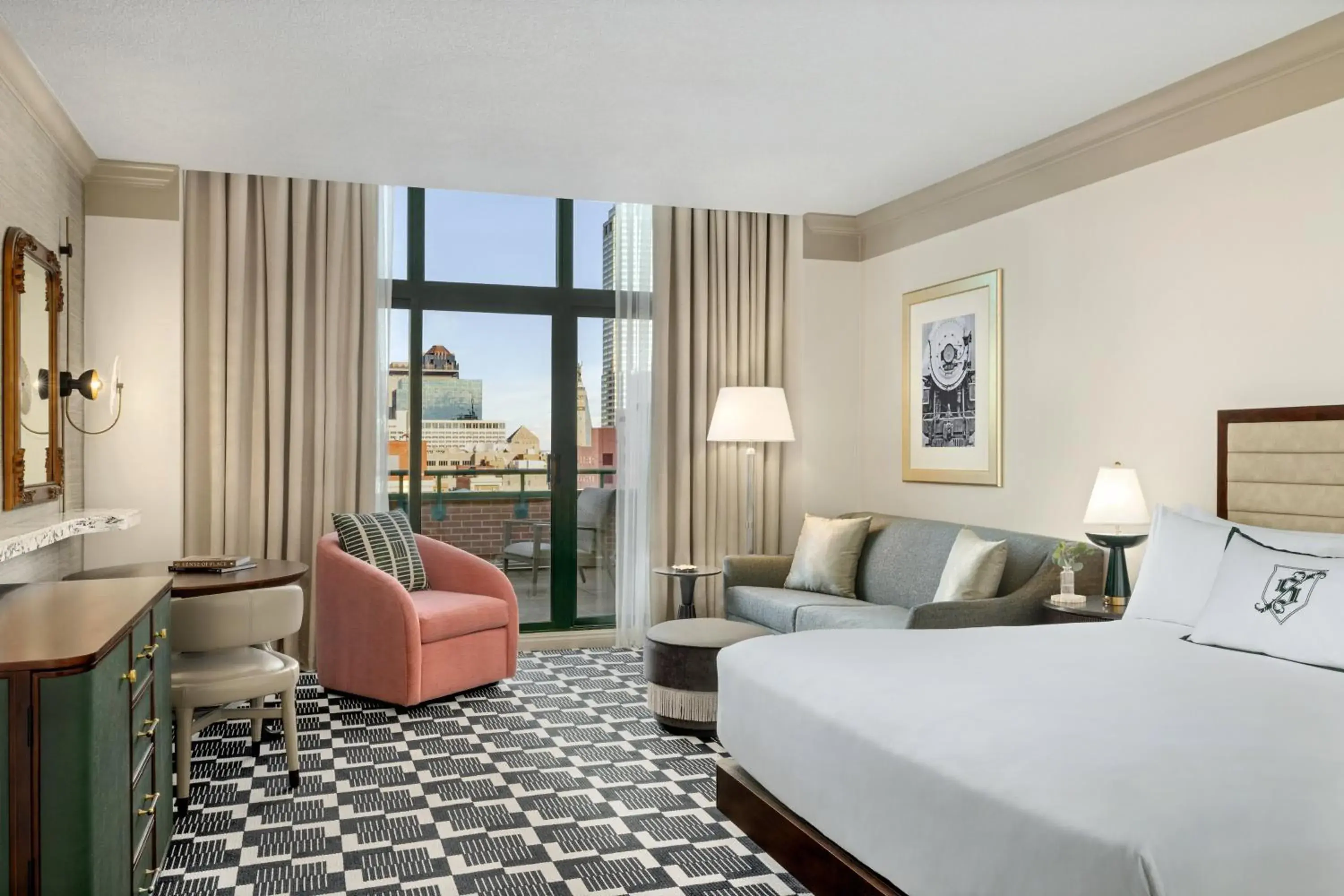 Photo of the whole room, Bed in Omni Severin Hotel Photo of the whole room, Bed in Omni Severin Hotel