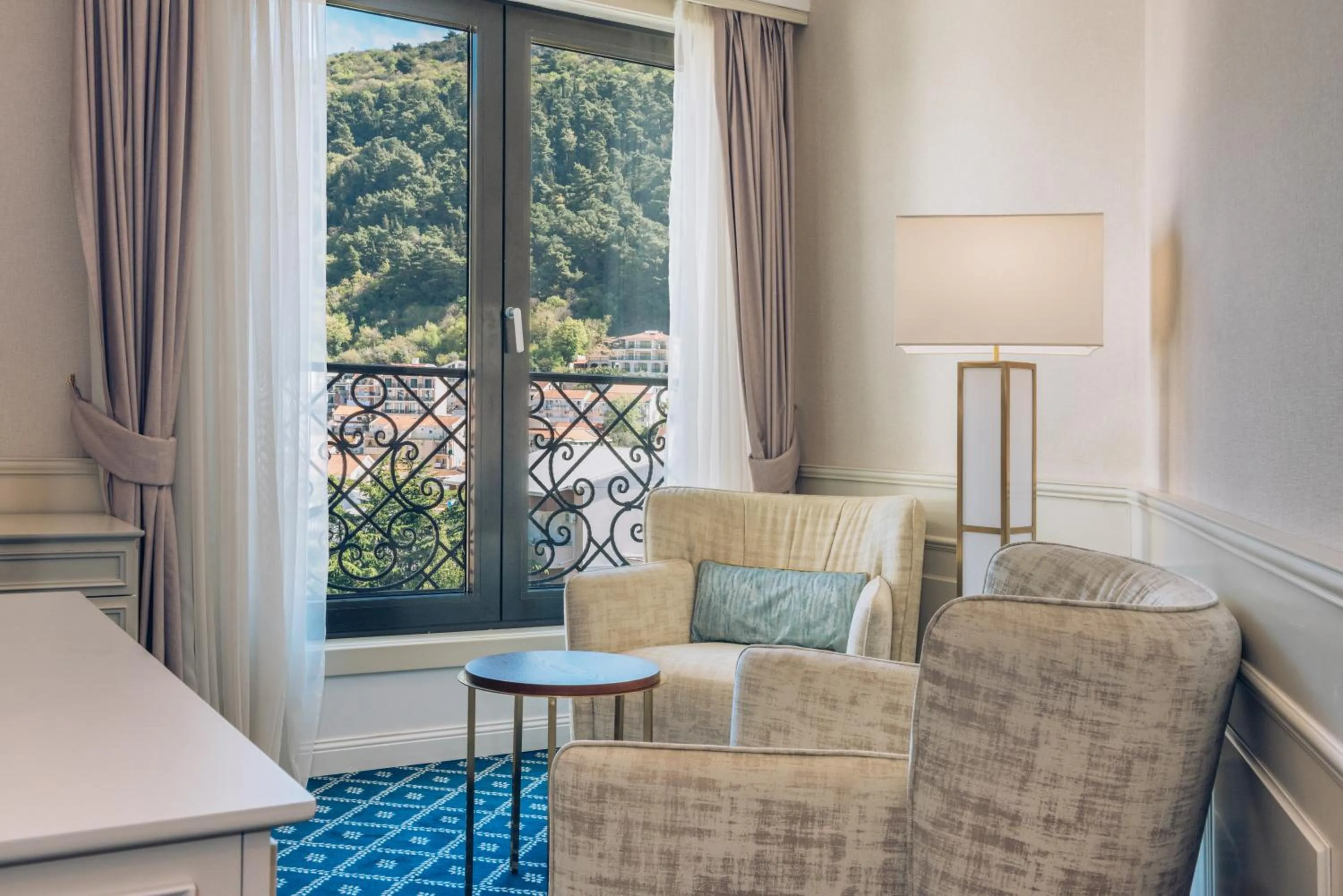 Balcony/Terrace, Bed in Iberostar Waves Slavija