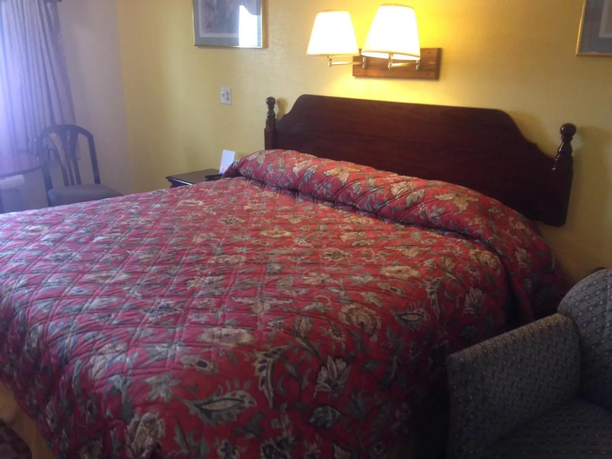 Bed in Stardust Motel Bed in Stardust Motel