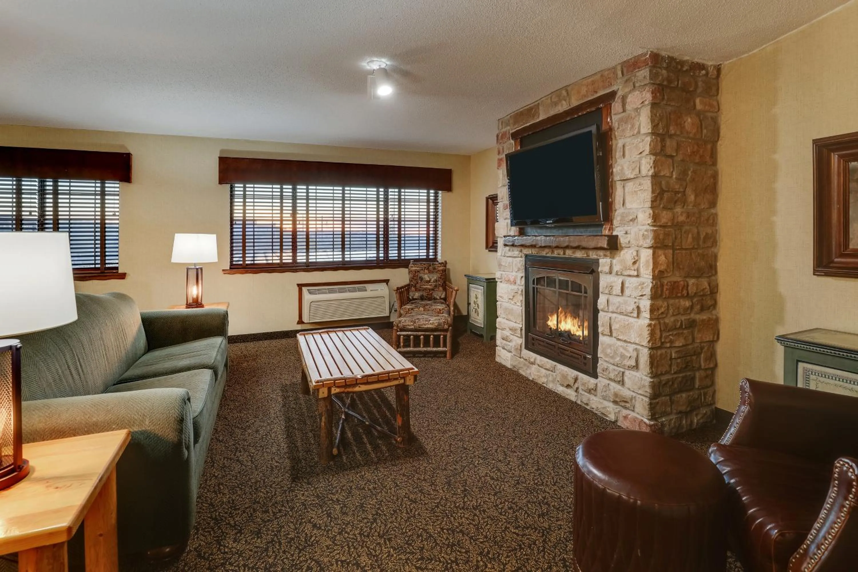 Seating area in Stoney Creek Hotel Quad Cities - Moline