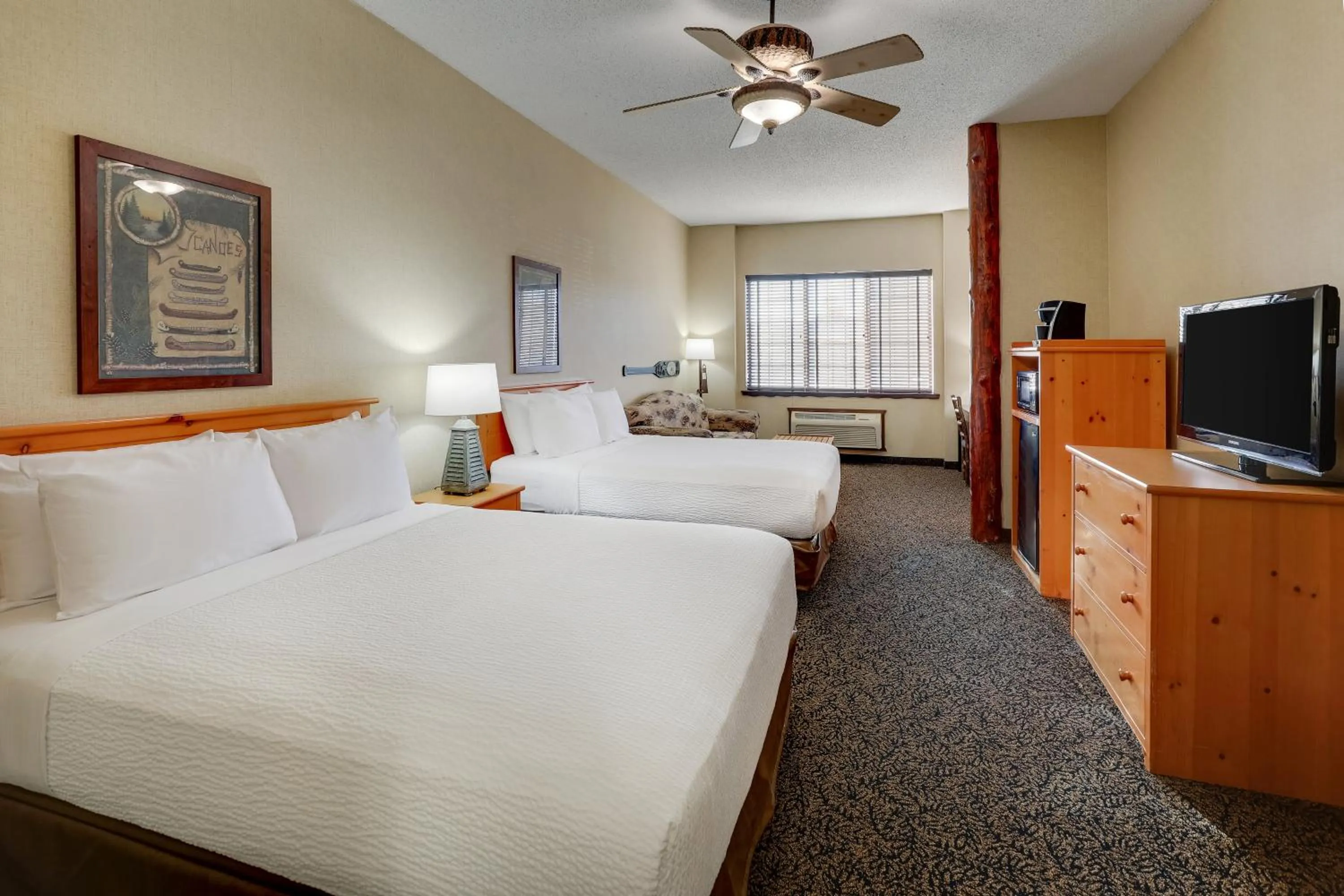 Bed in Stoney Creek Hotel Quad Cities - Moline