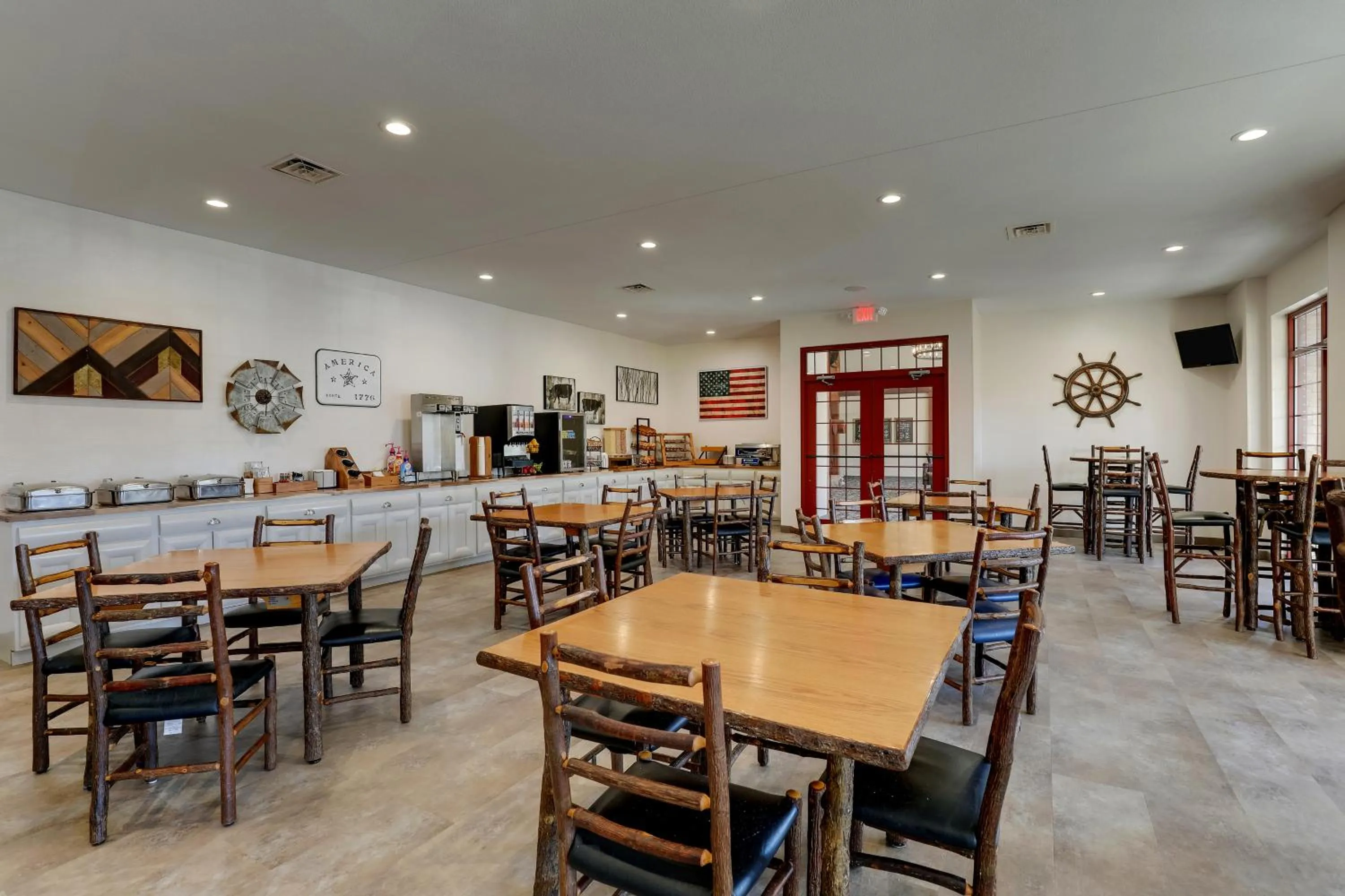 Breakfast in Stoney Creek Hotel Quad Cities - Moline