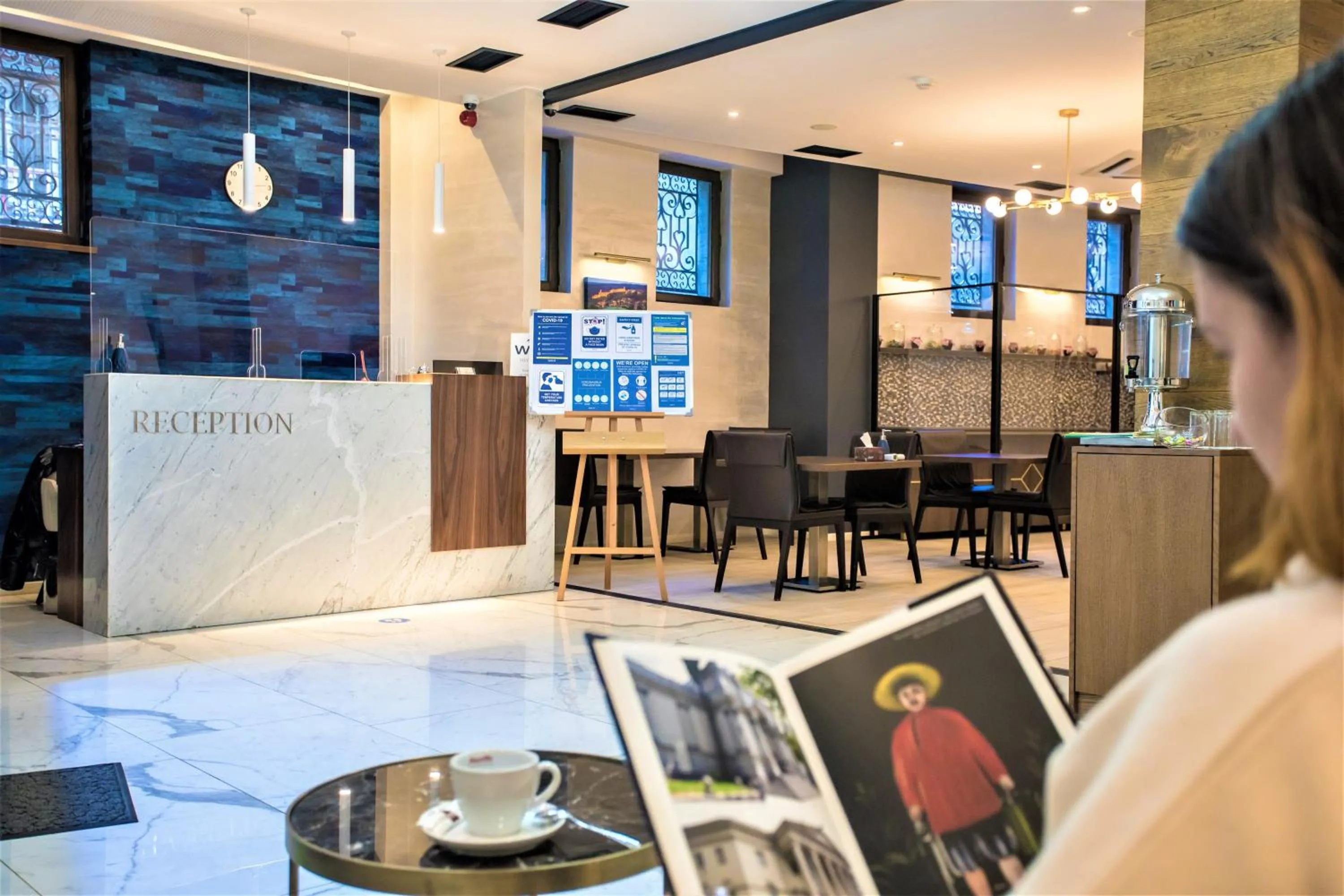 Restaurant/places to eat in Silver 39 Corner Hotel