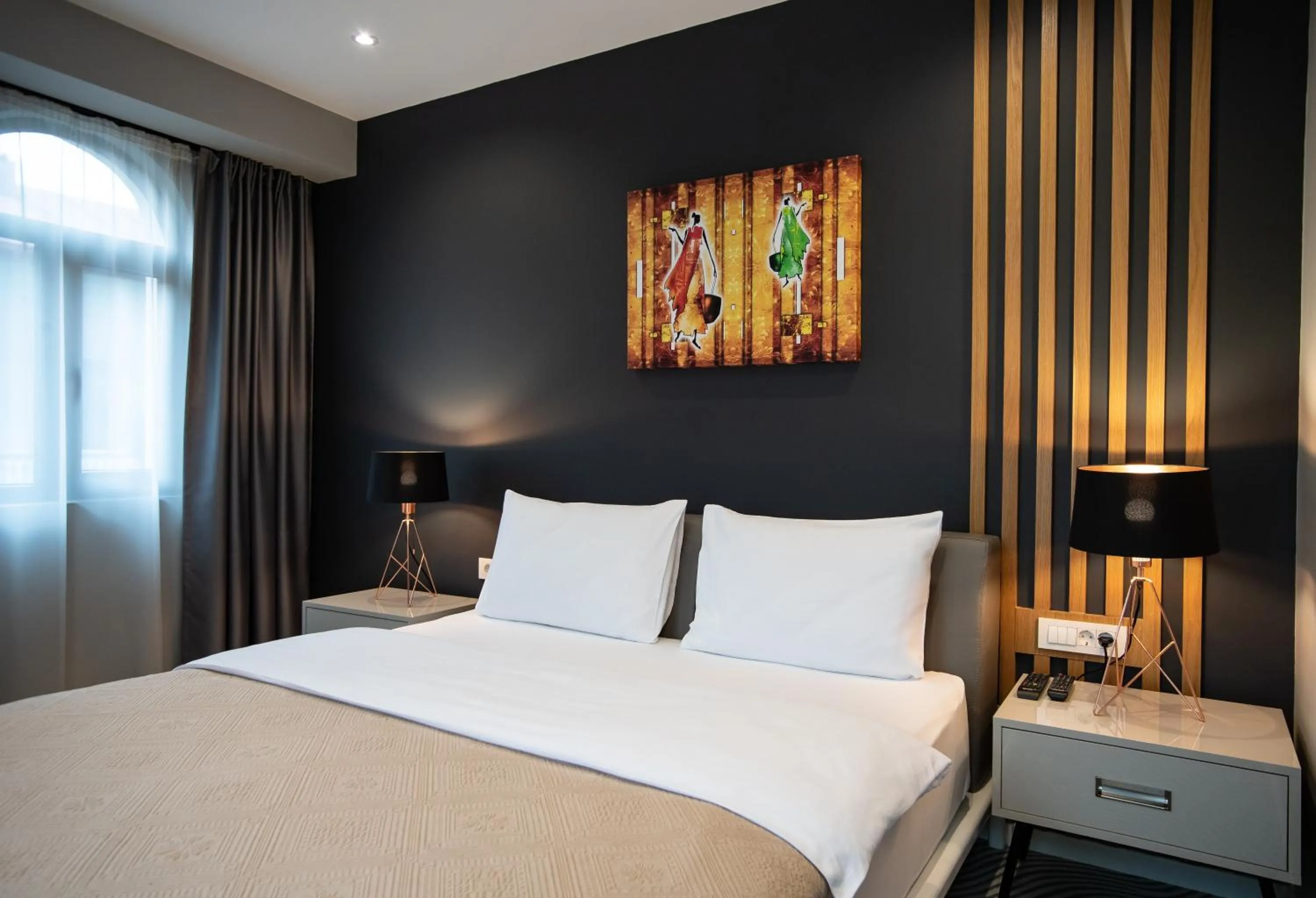 Bed in Silver 39 Corner Hotel