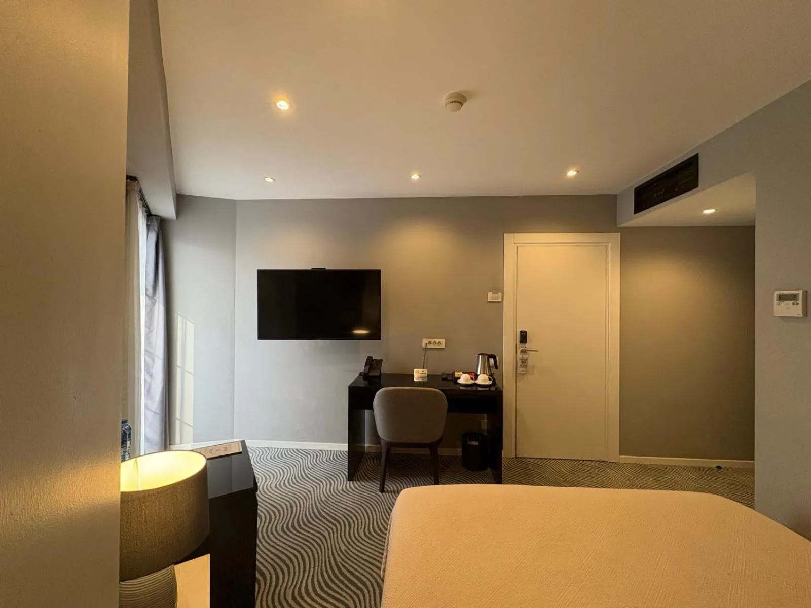 Bedroom, Bed in Silver 39 Corner Hotel