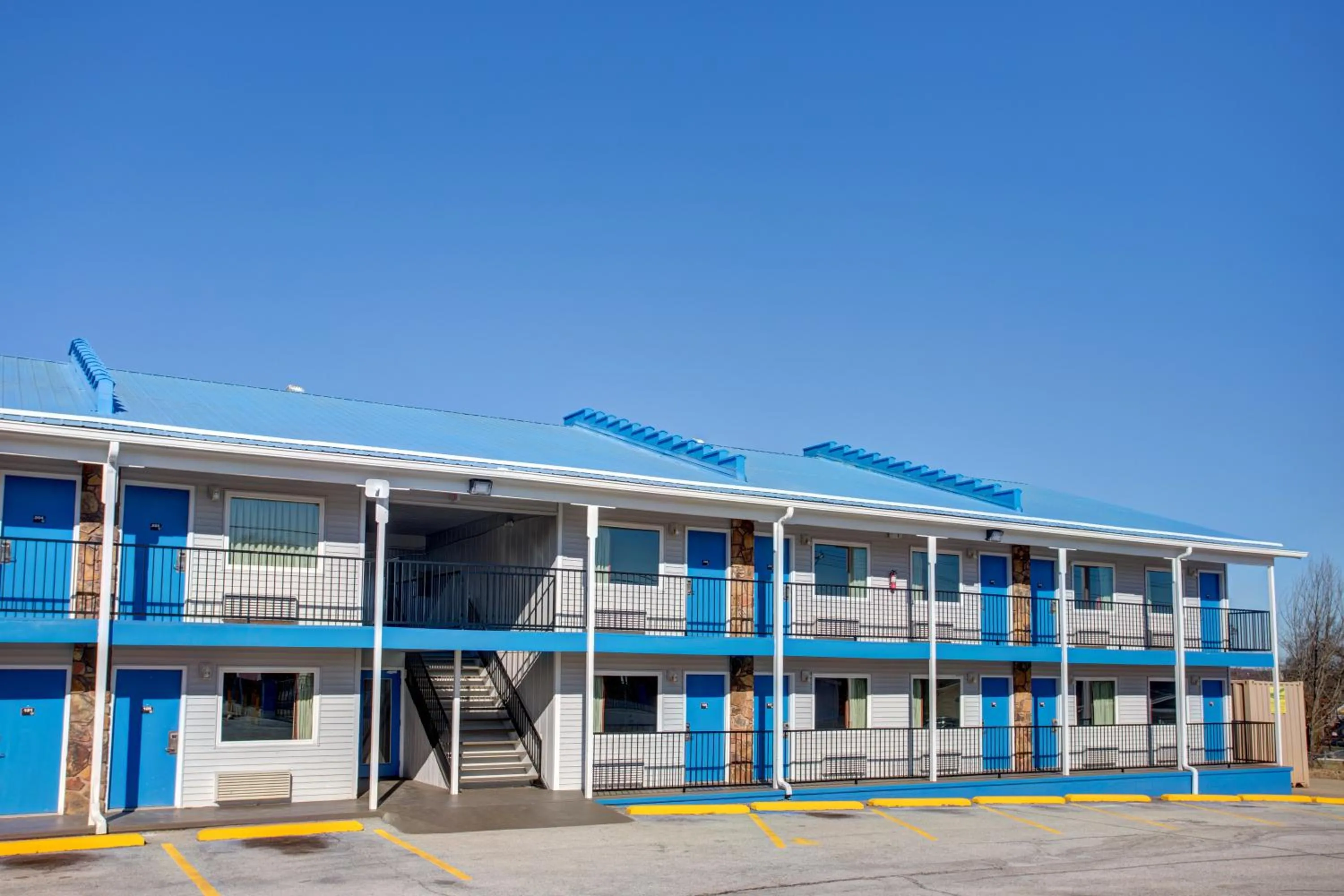Property building in Motel 6 Branson, Mo