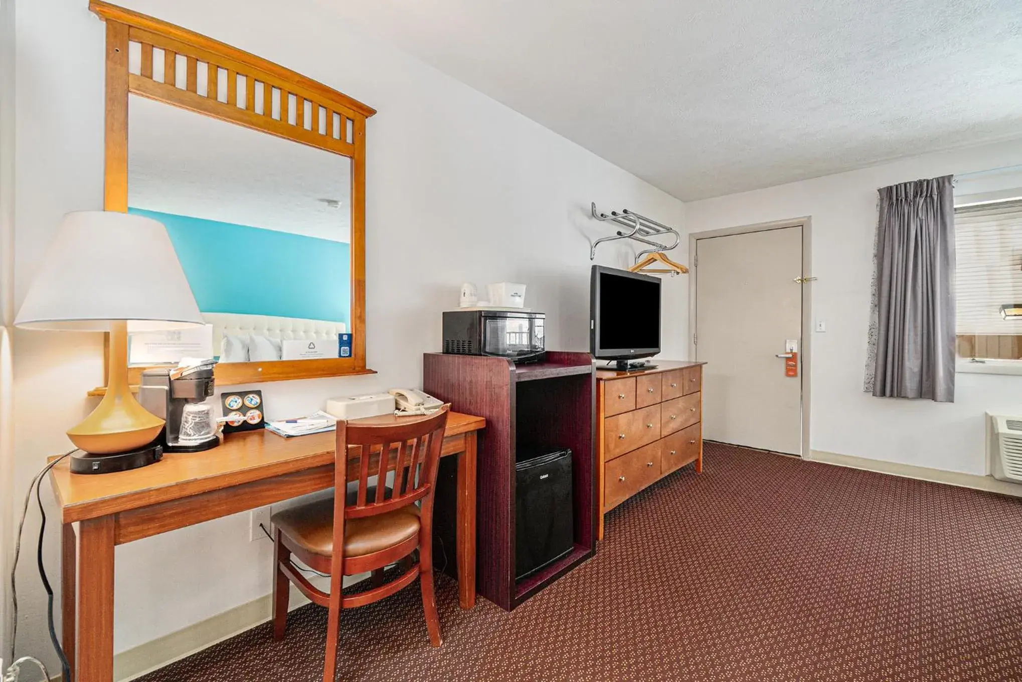 Facade/entrance in Howard Johnson by Wyndham Traverse City Facade/entrance in Howard Johnson by Wyndham Traverse City