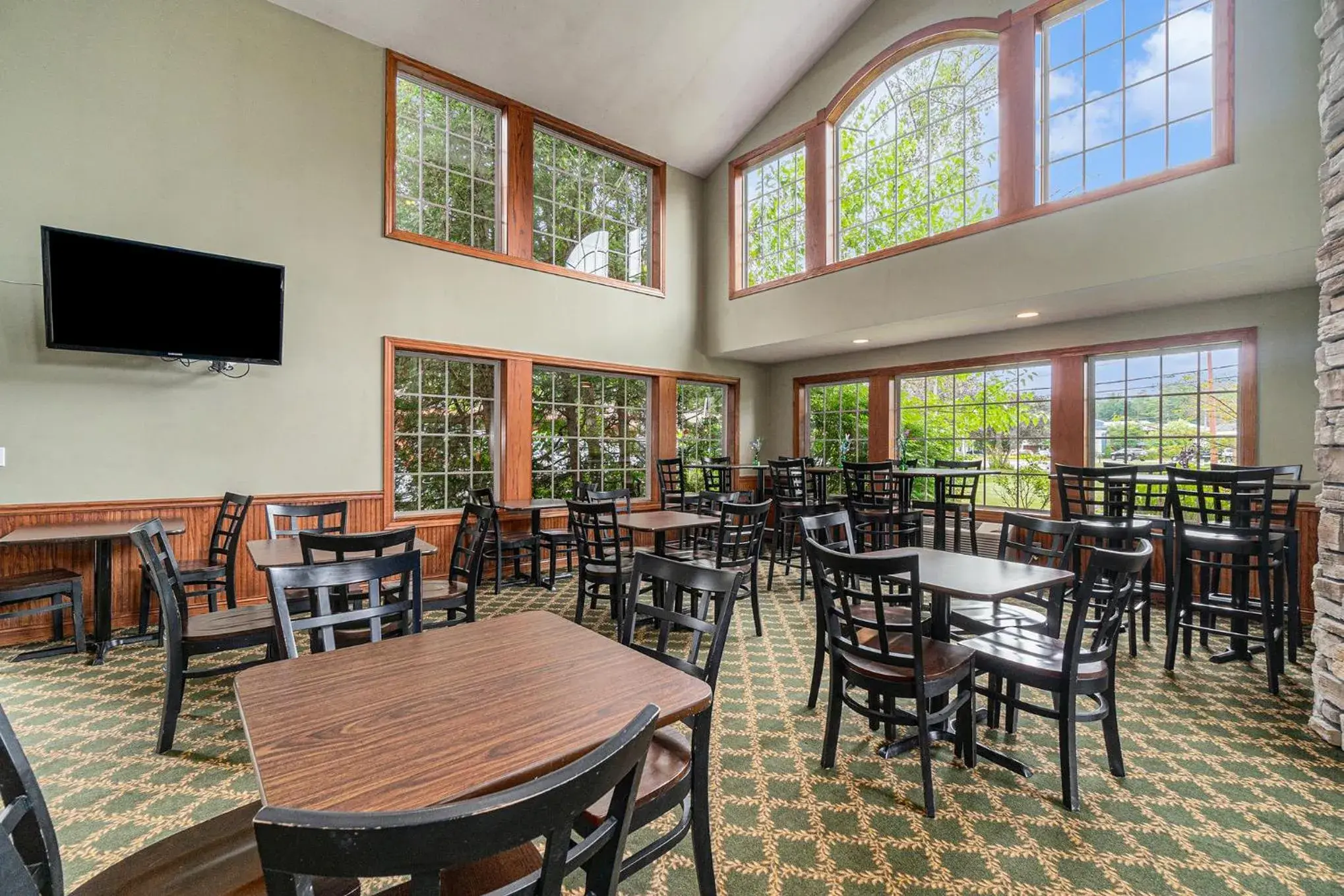 Breakfast in Howard Johnson by Wyndham Traverse City Breakfast in Howard Johnson by Wyndham Traverse City