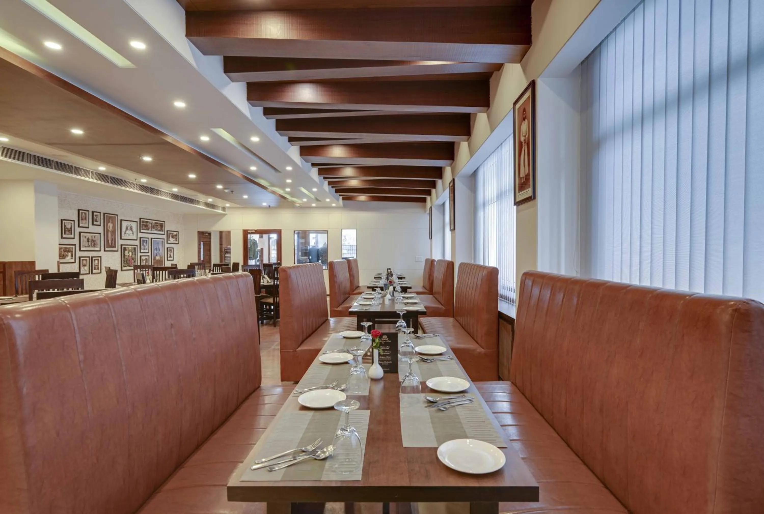 Restaurant/places to eat in Shahpura Residency