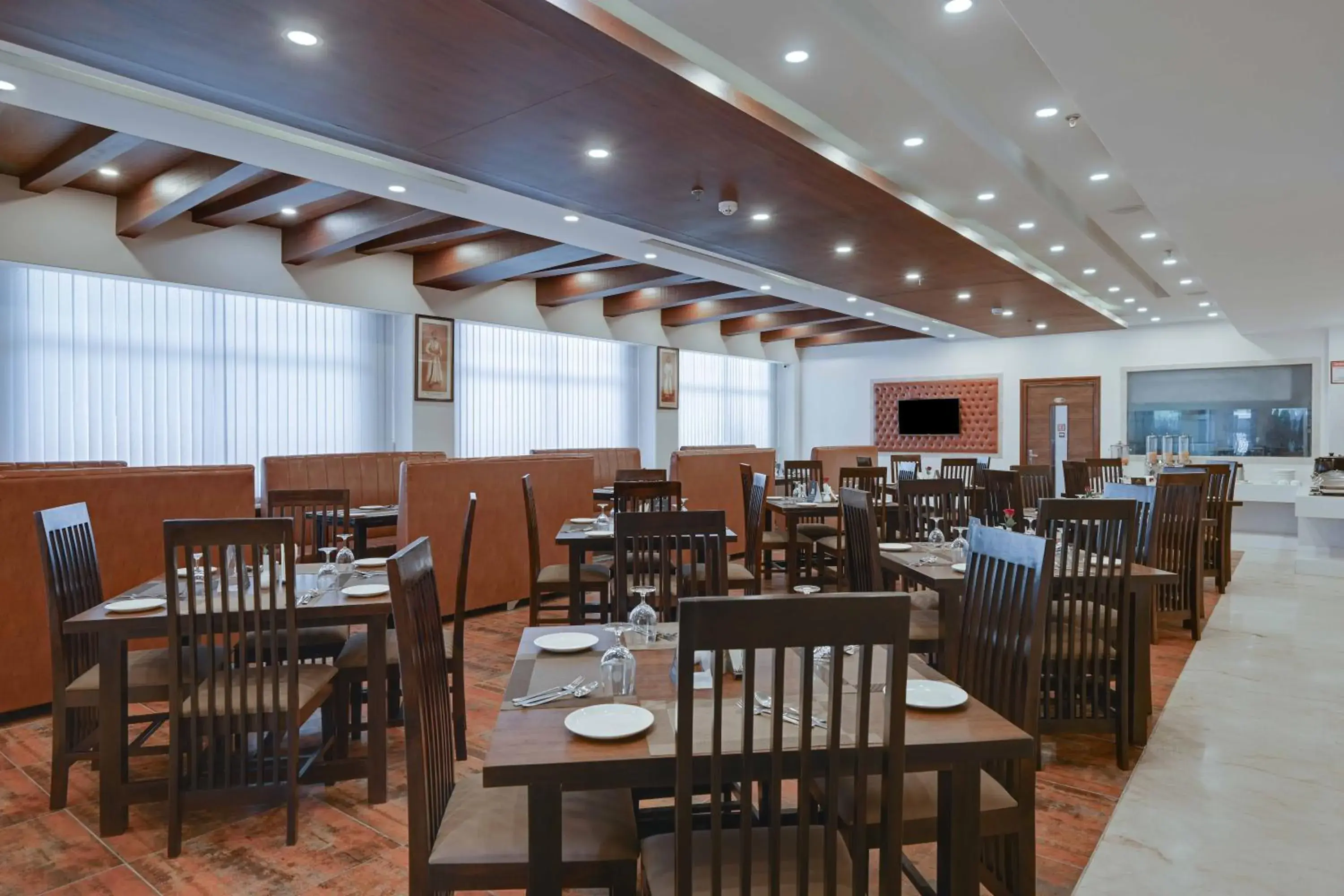 Restaurant/places to eat in Shahpura Residency Restaurant/places to eat in Shahpura Residency