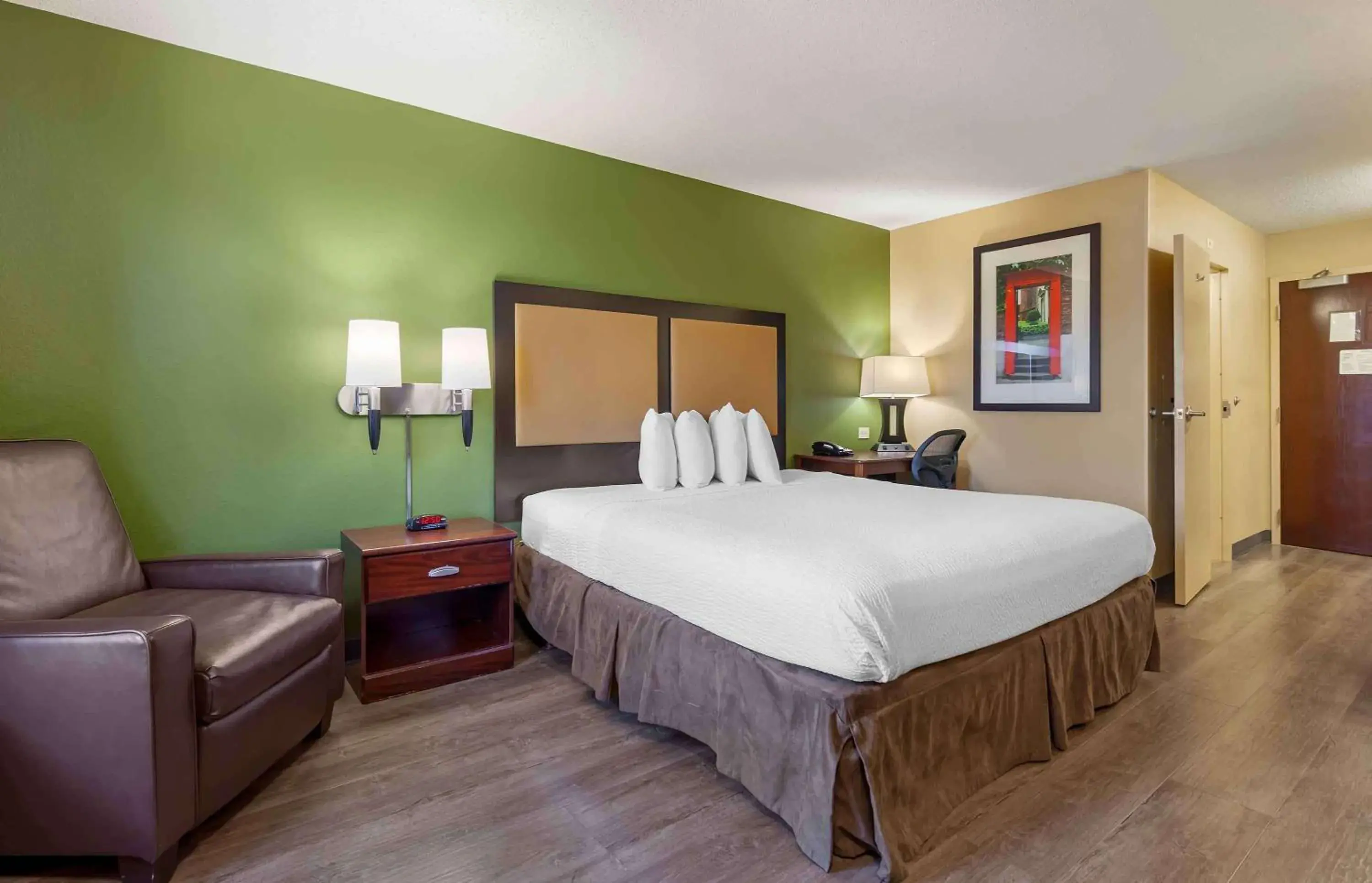 Studio with 1 King Bed - Non-Smoking in Extended Stay America Suites - Madison - Junction Court Studio with 1 King Bed - Non-Smoking in Extended Stay America Suites - Madison - Junction Court