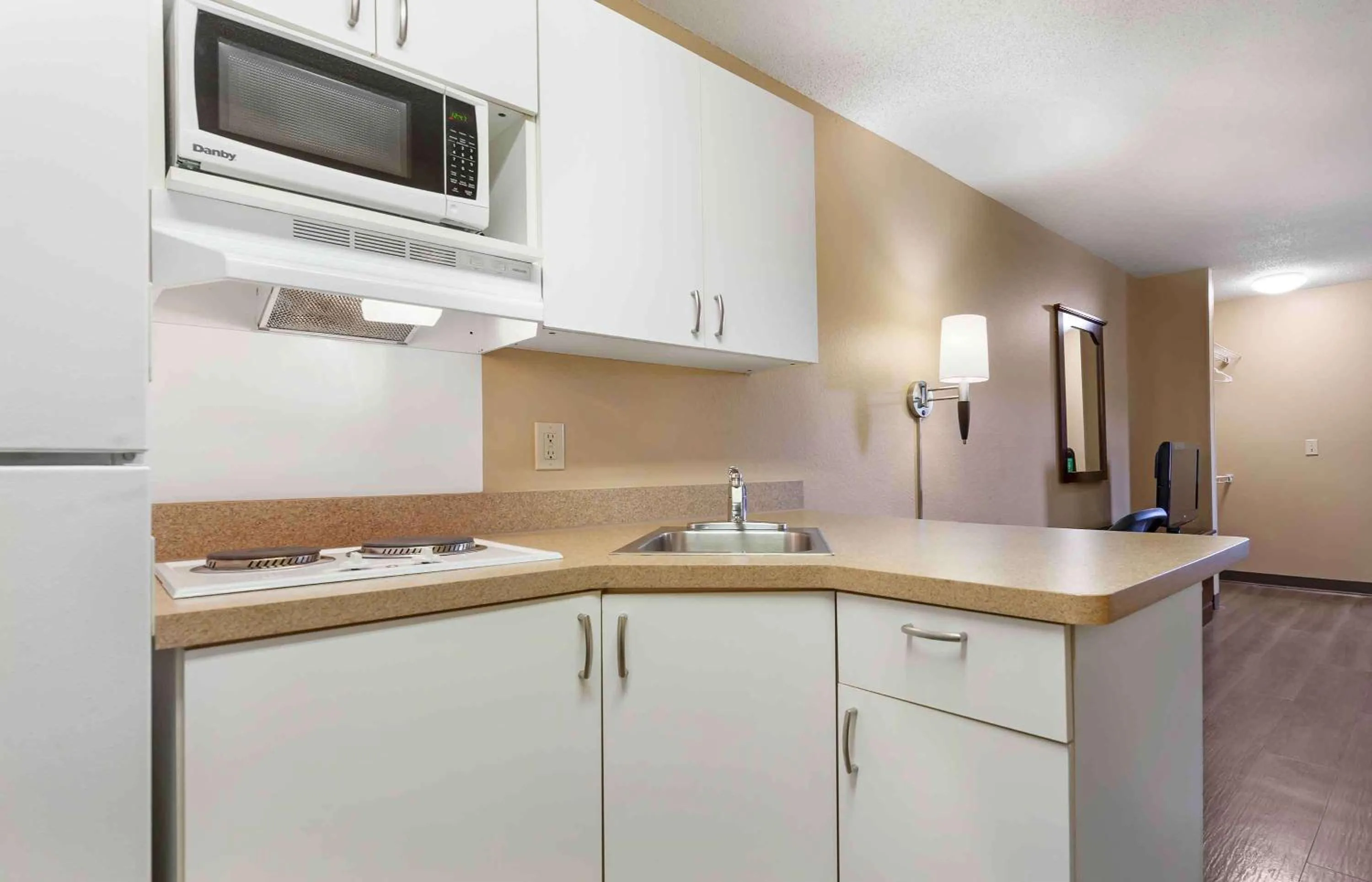 Kitchen or kitchenette in Extended Stay America Suites - Madison - Junction Court