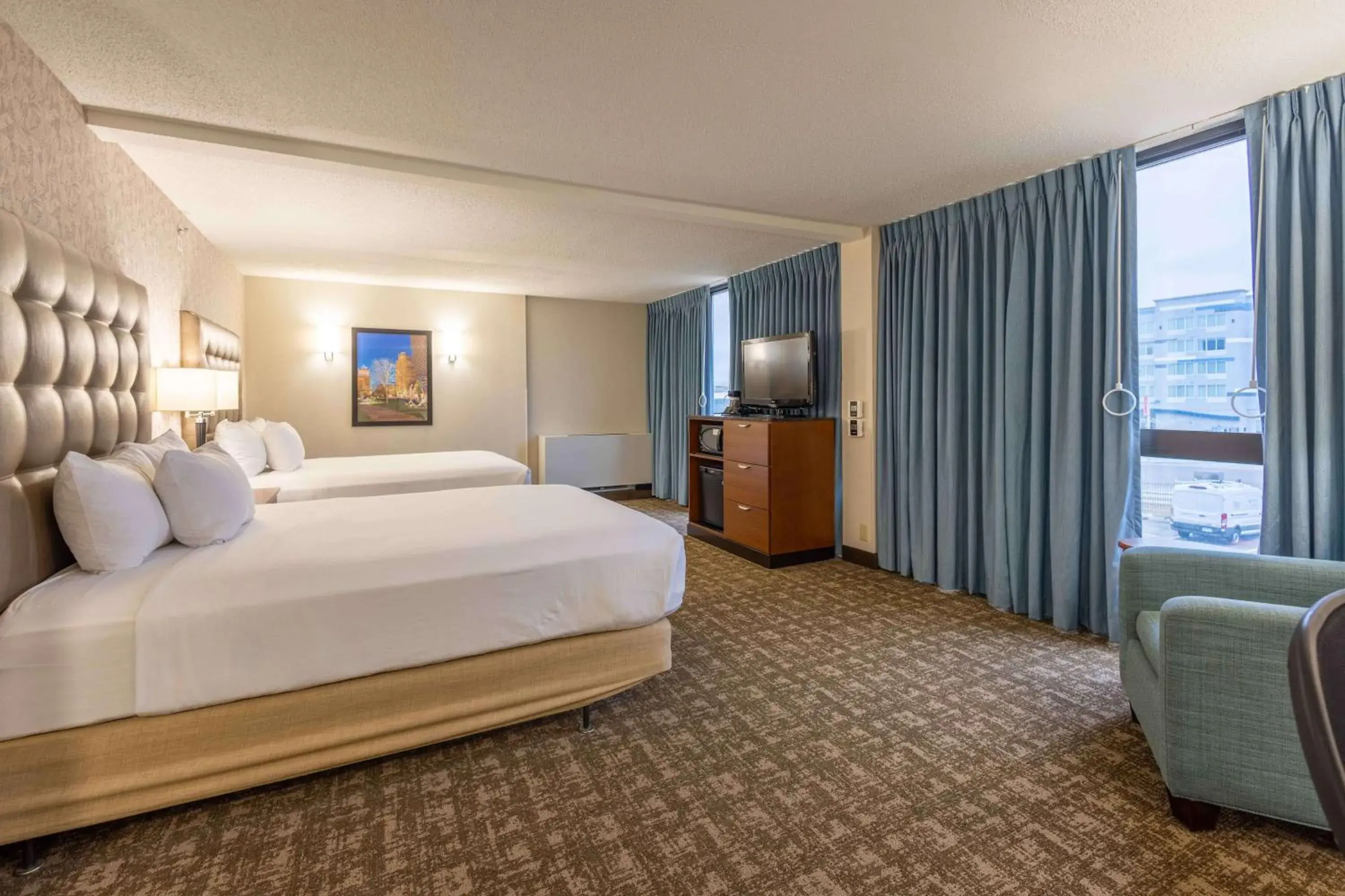 Bedroom, Bed in Pear Tree Inn St. Louis Near Union Station Bedroom, Bed in Pear Tree Inn St. Louis Near Union Station