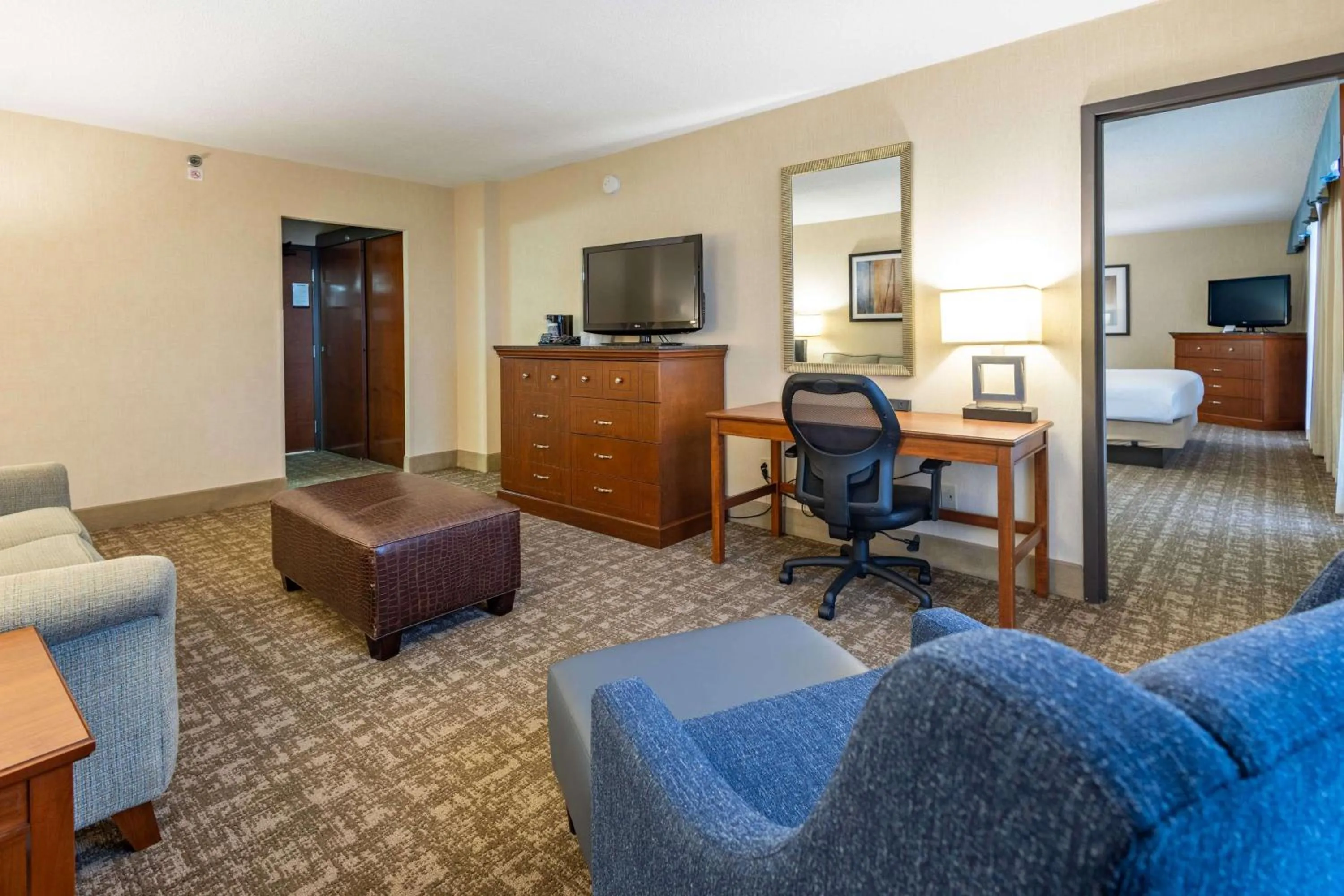 Bedroom in Pear Tree Inn St. Louis Near Union Station