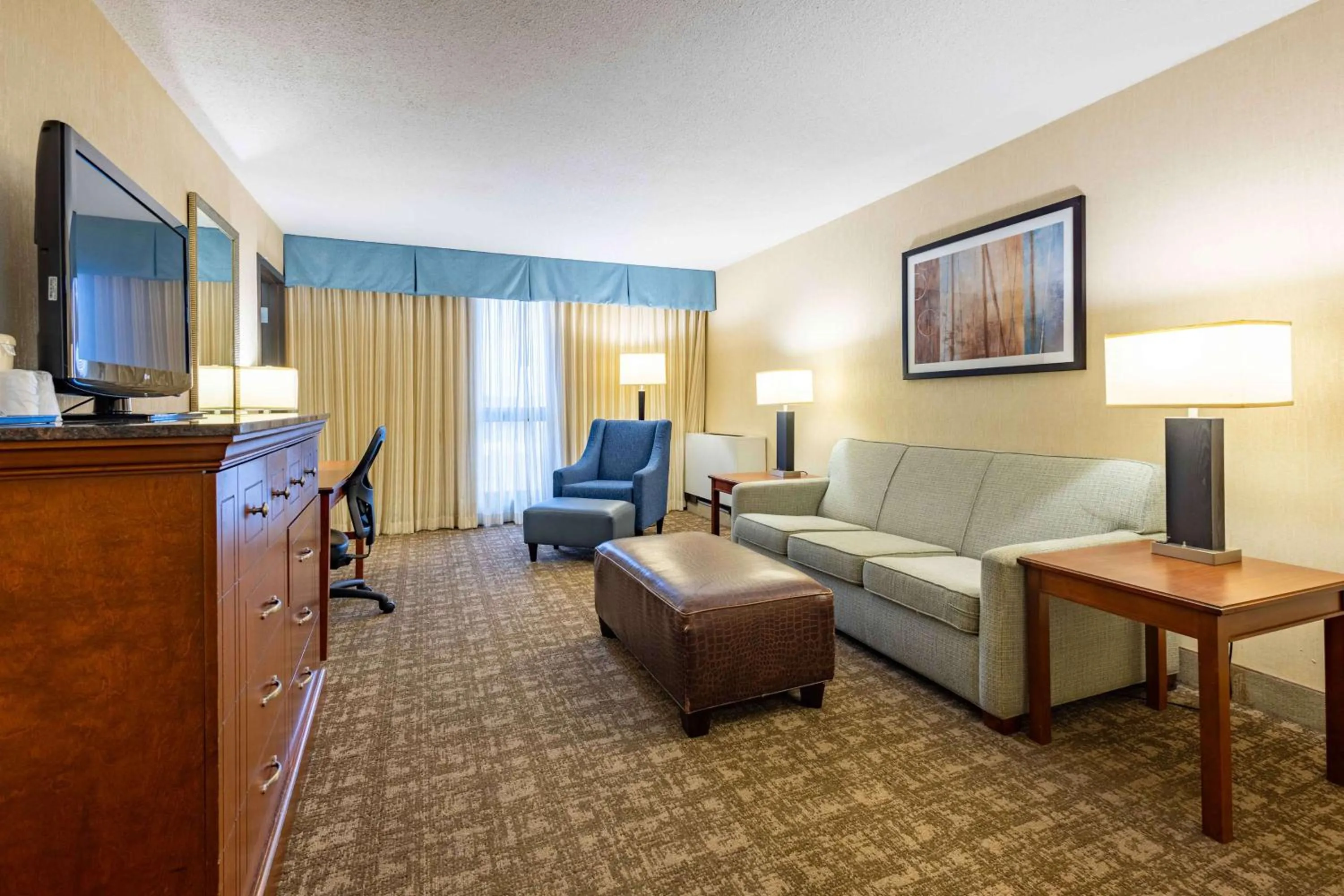 Bedroom in Pear Tree Inn St. Louis Near Union Station