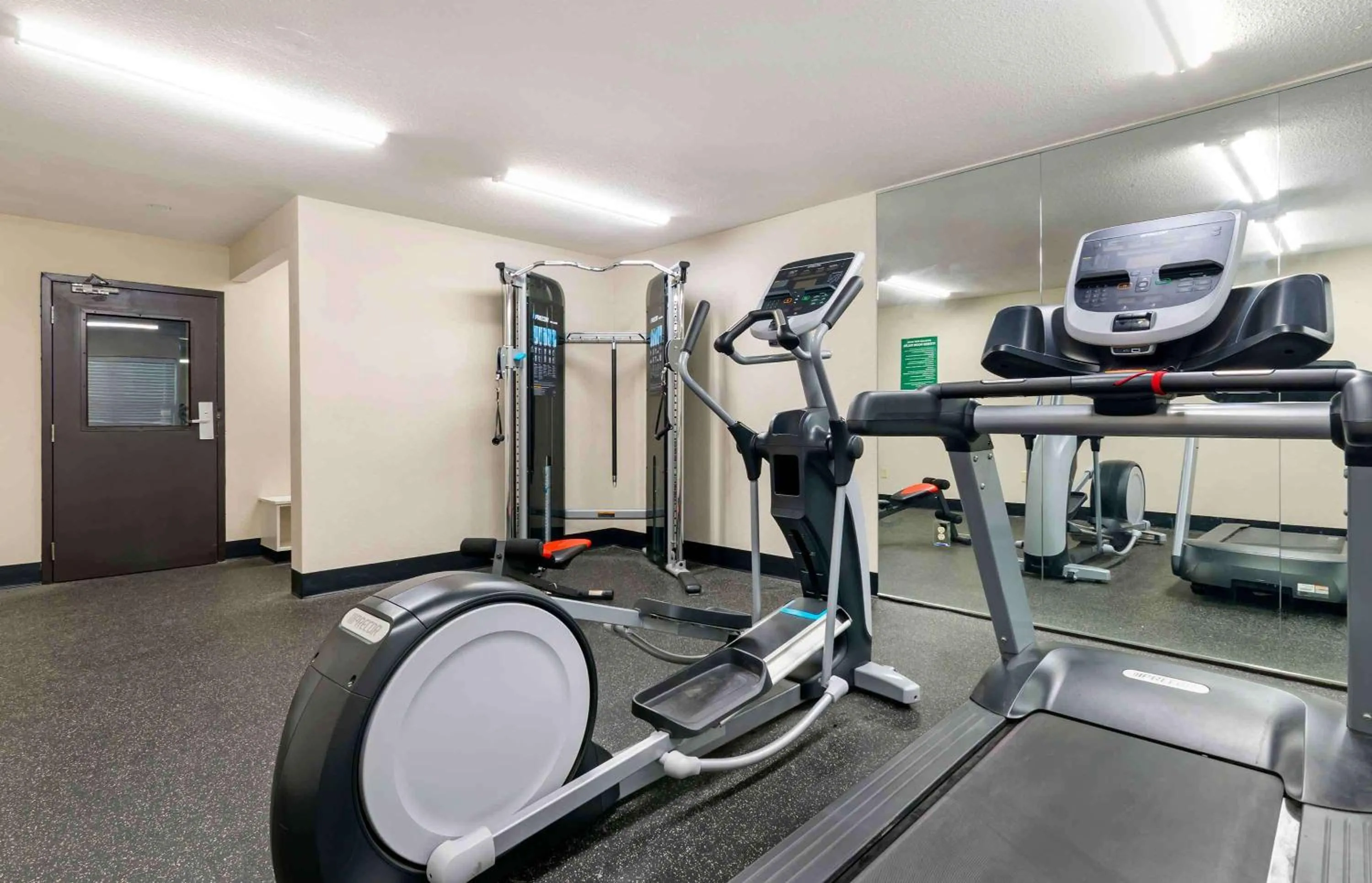 Fitness centre/facilities in Extended Stay America Suites - Kansas City - Airport