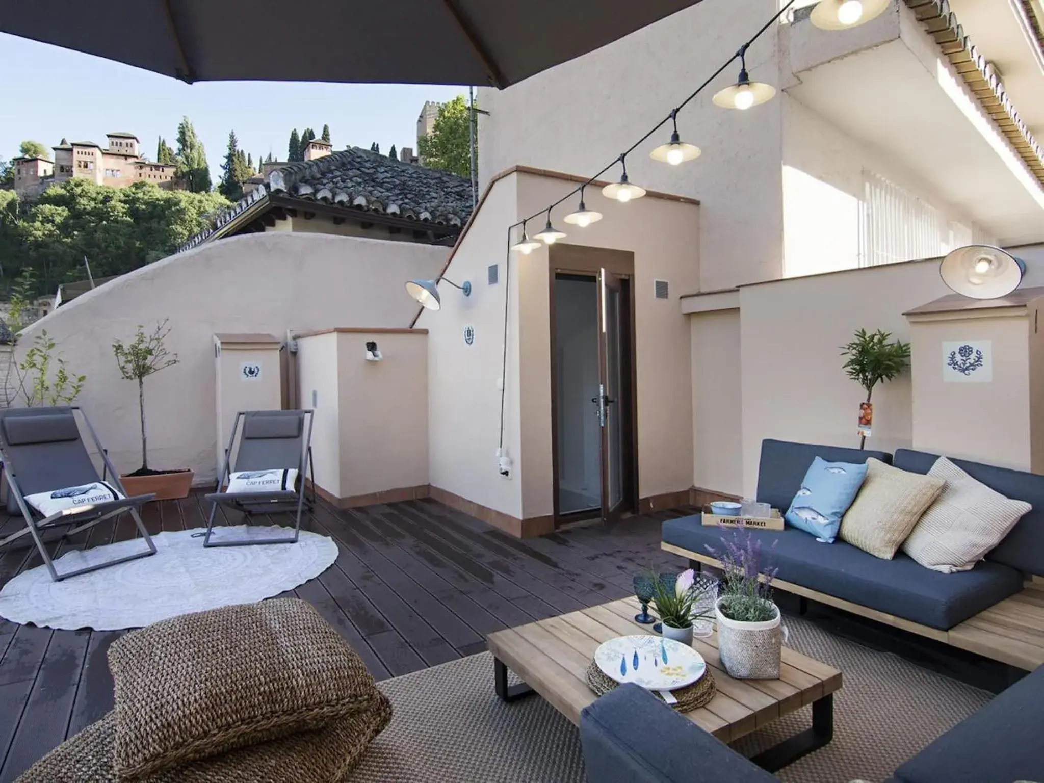 ChezmoiHomes Alhambra Boutique Terrace ChezmoiHomes Alhambra Boutique Terrace