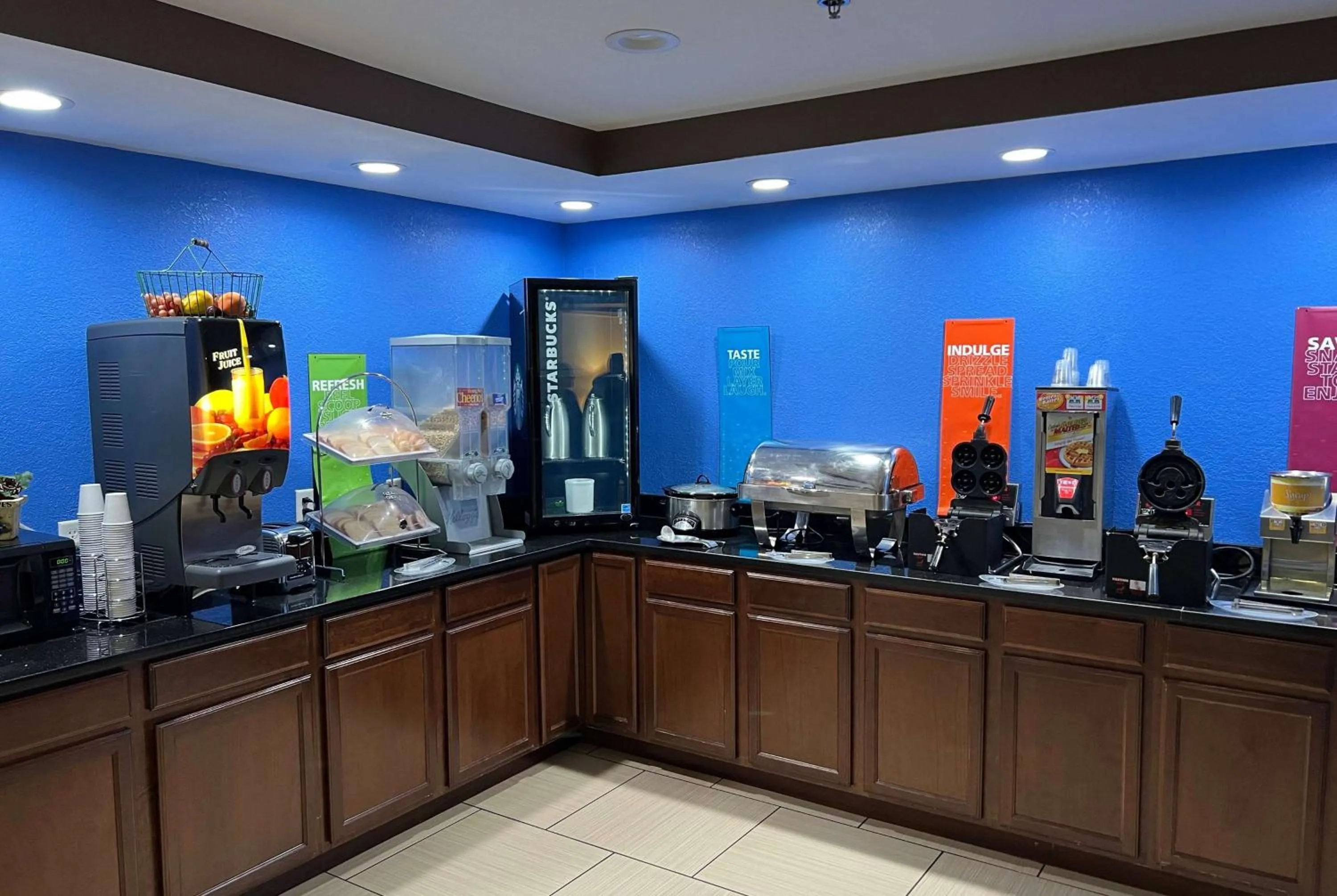 Breakfast in Travelodge by Wyndham Fort Wayne North