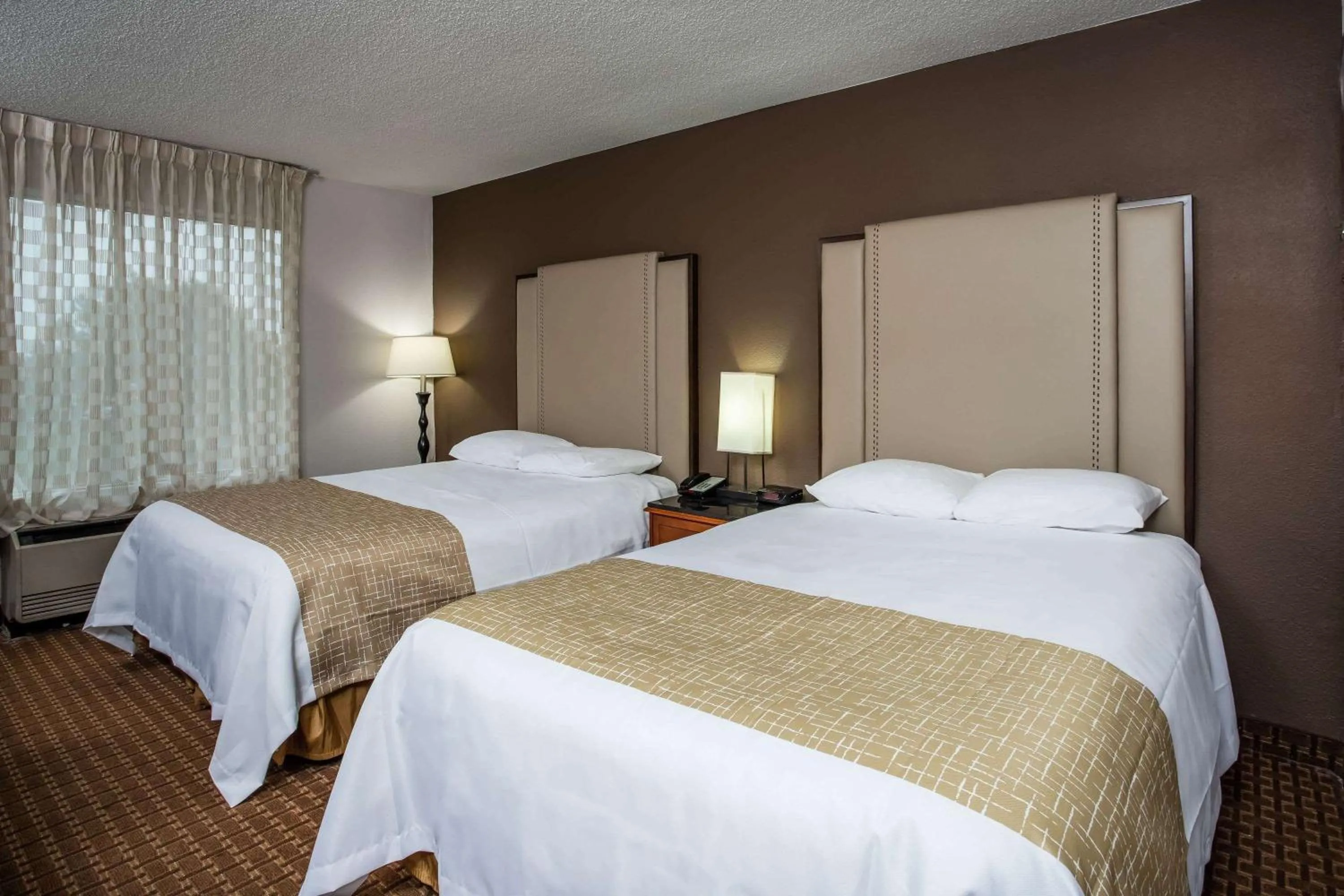 Photo of the whole room, Bed in Travelodge by Wyndham Fort Wayne North