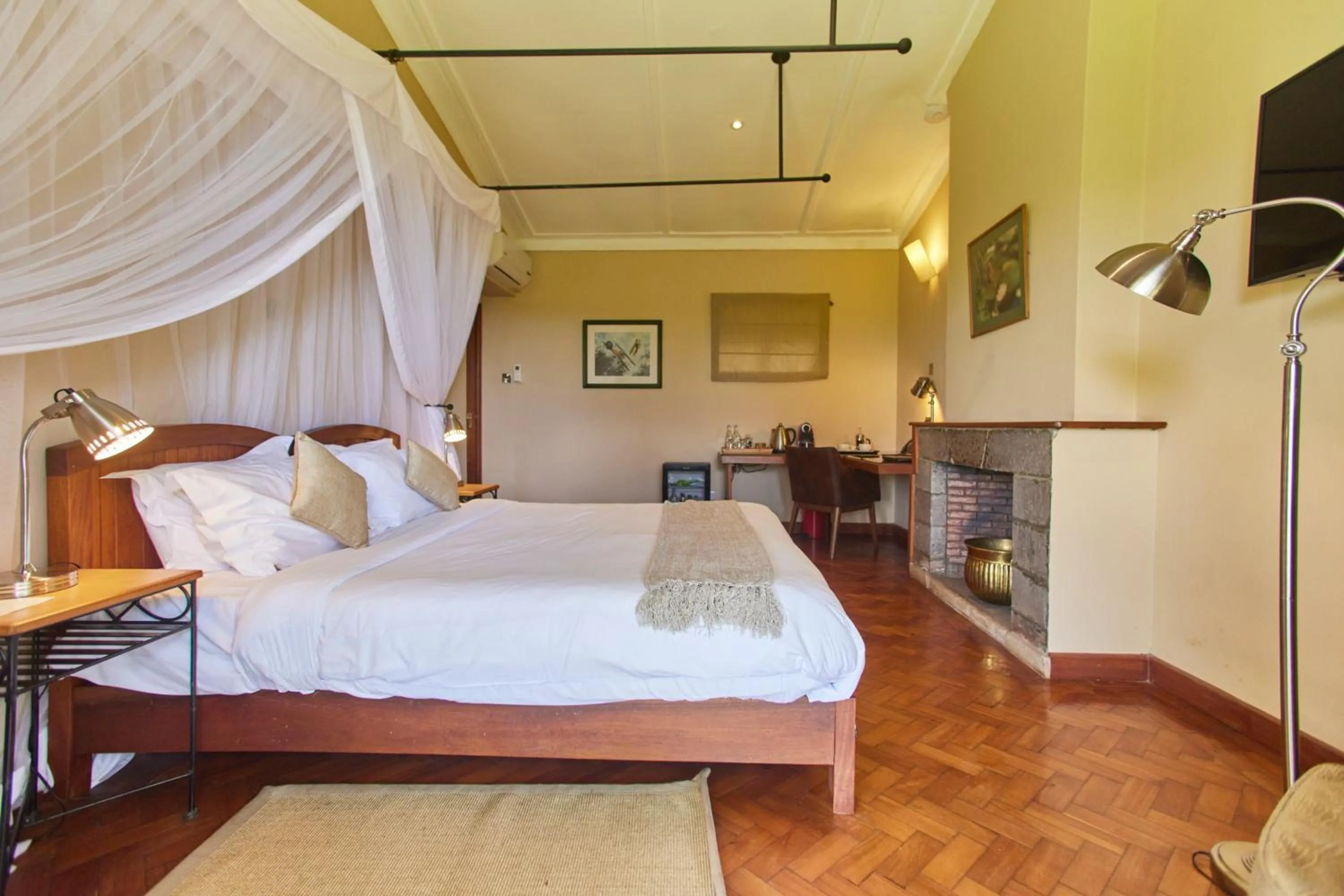 Bedroom, Bed in Aero Club of East Africa