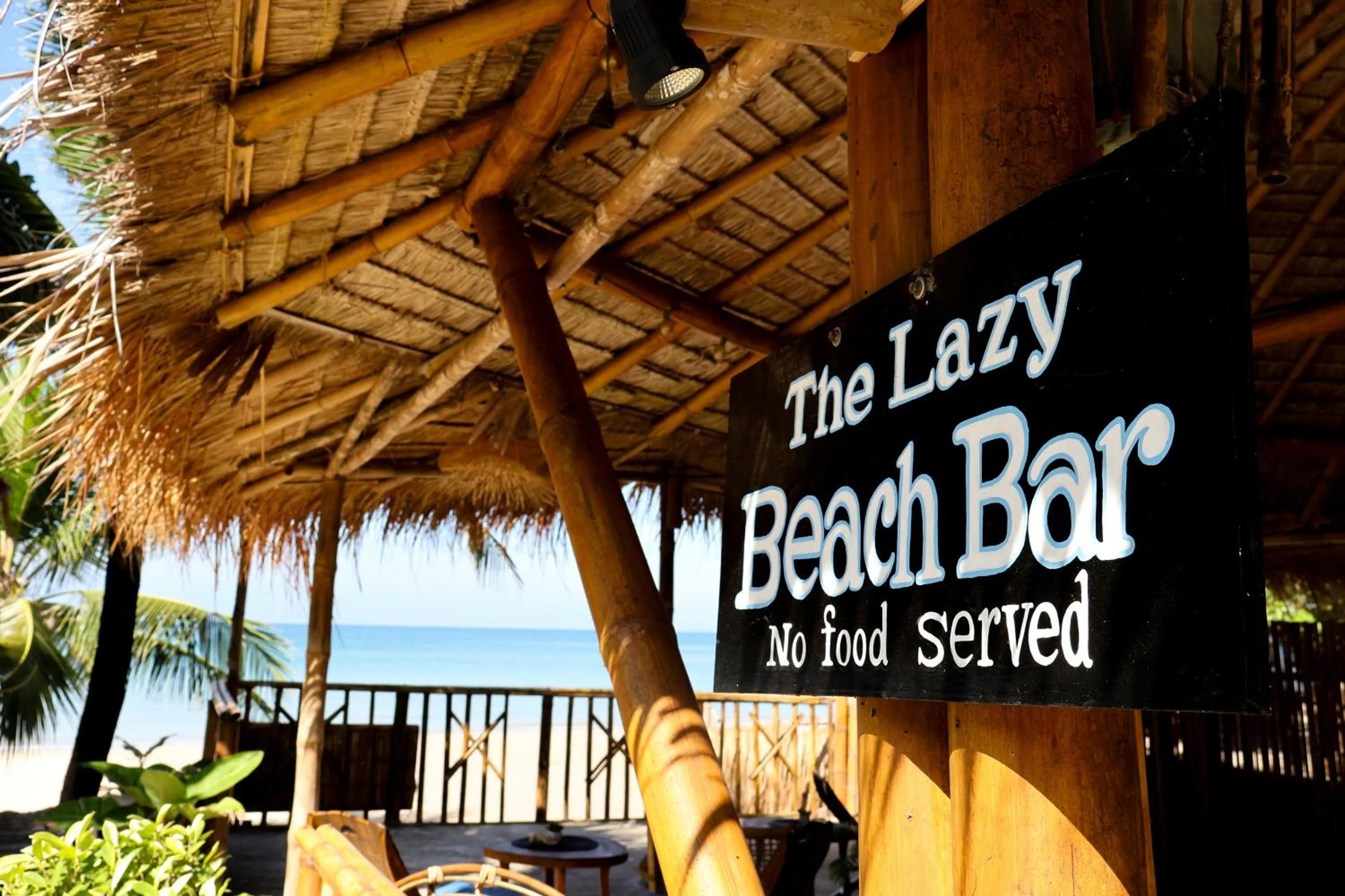 Lounge or bar in The Lazy Lodge