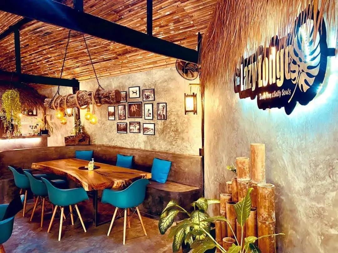 Restaurant/places to eat in The Lazy Lodge