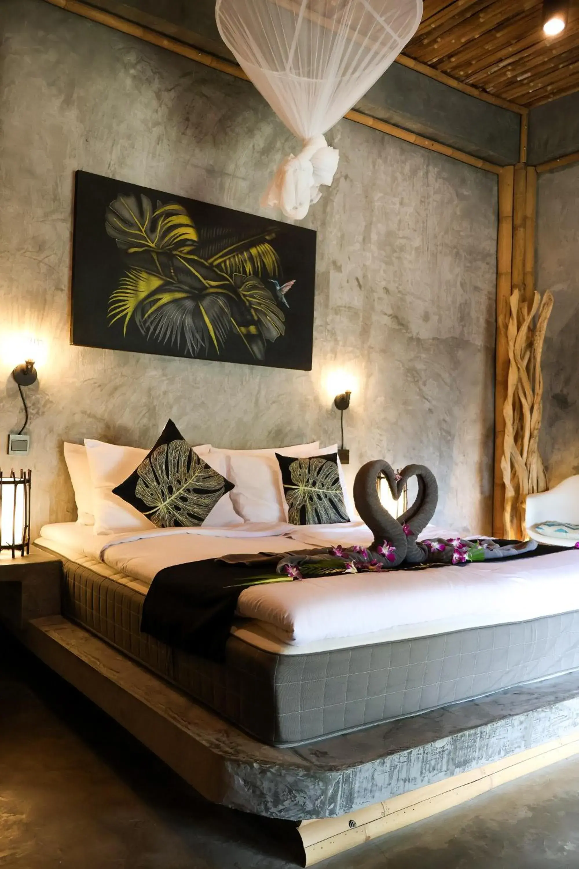 Bedroom, Bed in The Lazy Lodge Bedroom, Bed in The Lazy Lodge