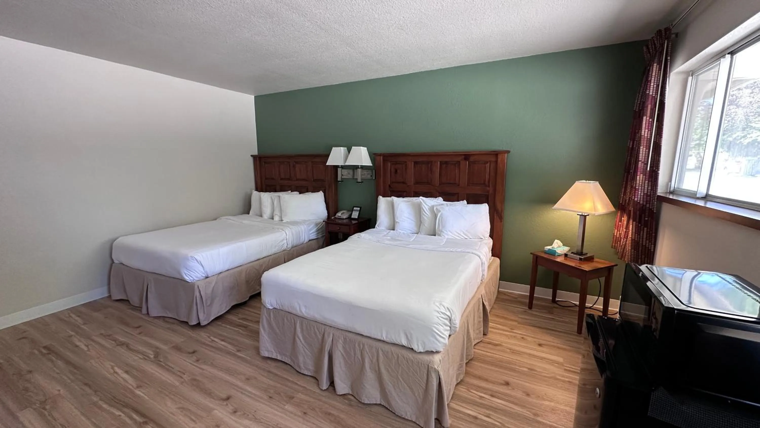 Bed in The Shelby Inn