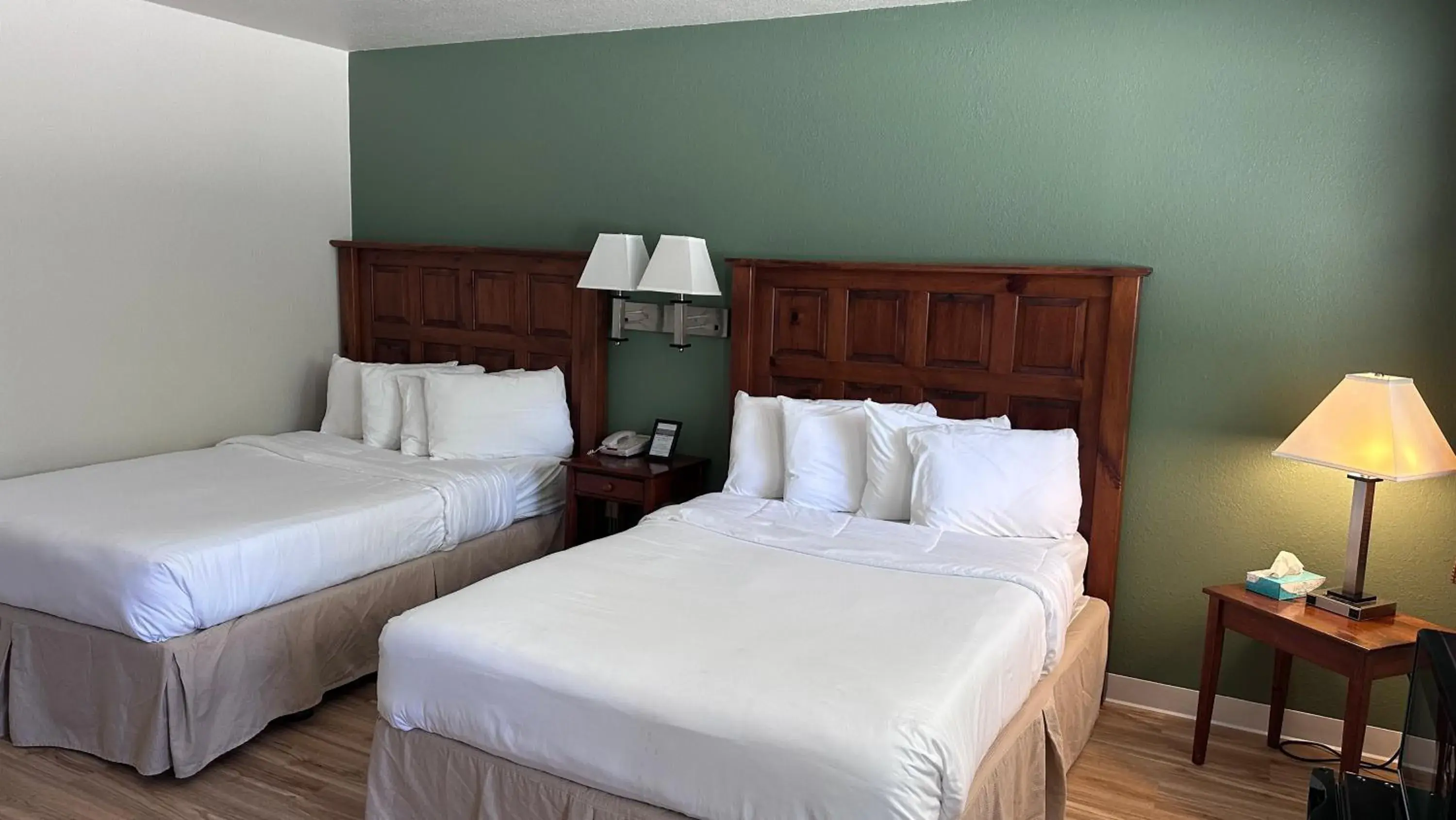 Bed in The Shelby Inn Bed in The Shelby Inn