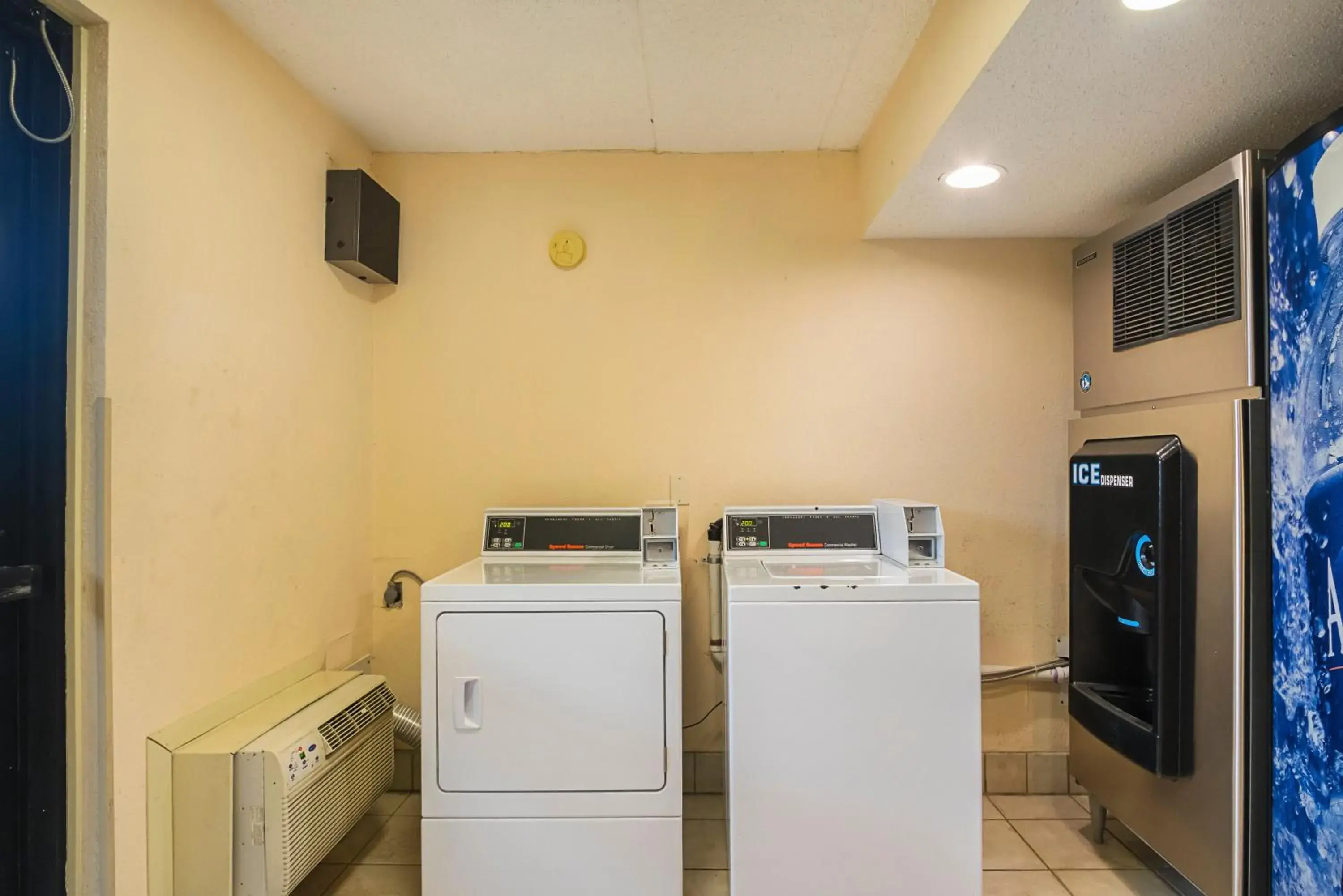 Other, Kitchen/Kitchenette in Red Roof Inn Indianapolis North - College Park