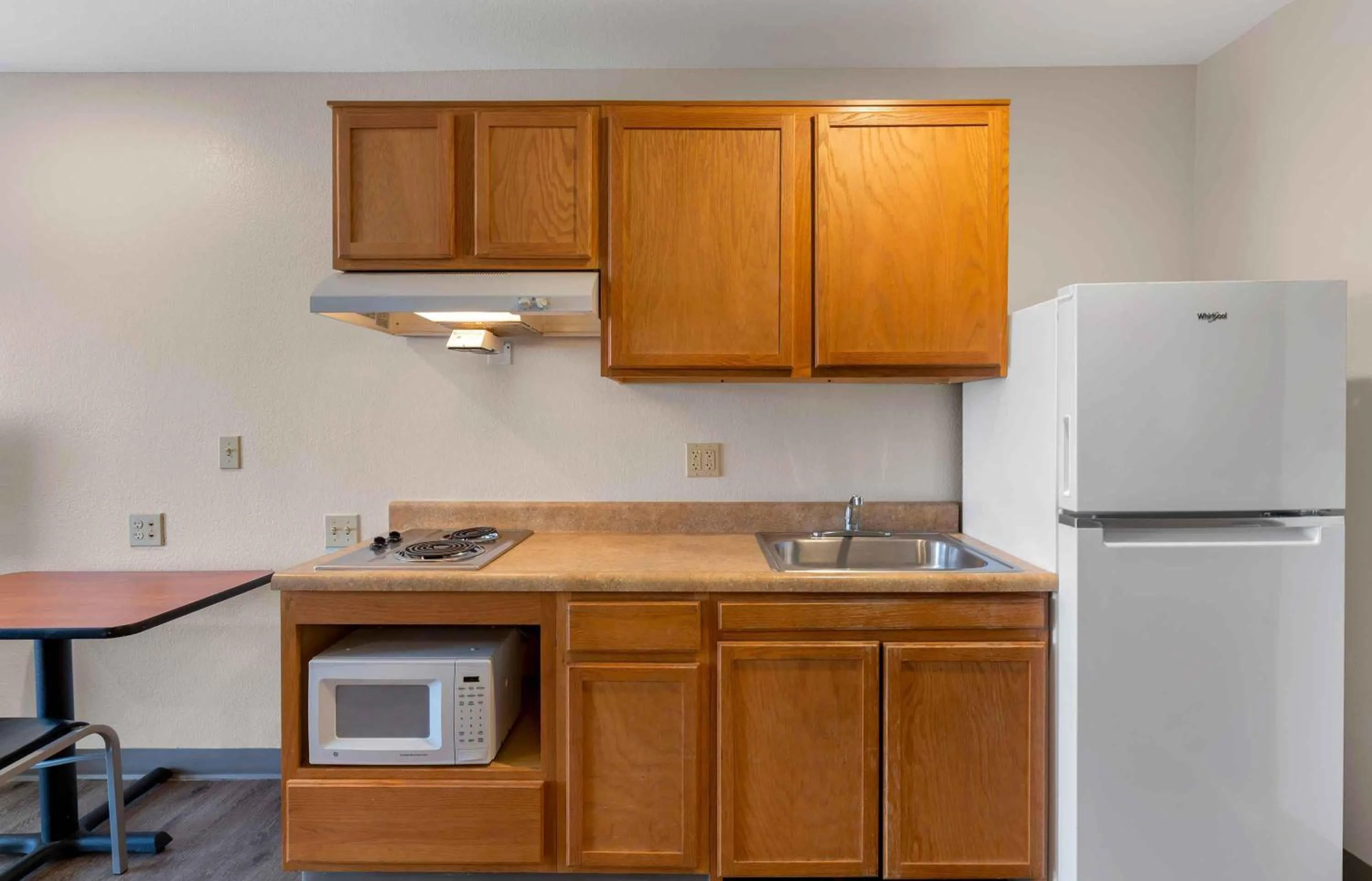 Kitchen or kitchenette in Extended Stay America Select Suites - Indianapolis - Lawrence