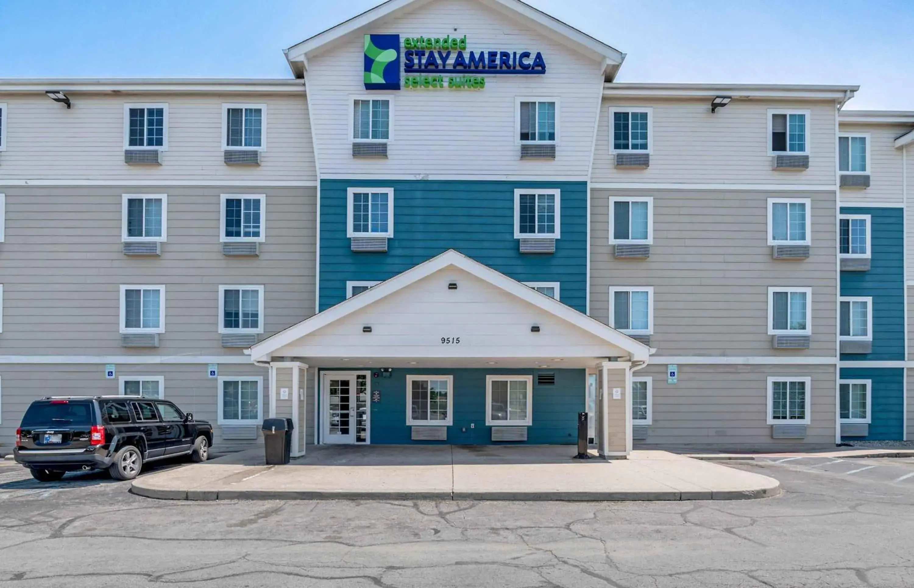 Property building in Extended Stay America Select Suites - Indianapolis - Lawrence Property building in Extended Stay America Select Suites - Indianapolis - Lawrence