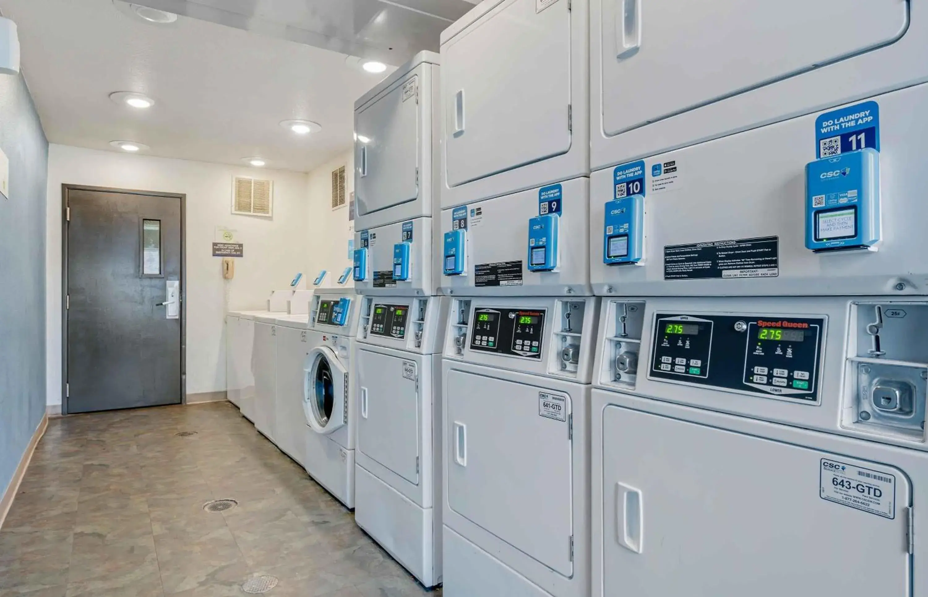 Property building in Extended Stay America Select Suites - Indianapolis - Lawrence Property building in Extended Stay America Select Suites - Indianapolis - Lawrence