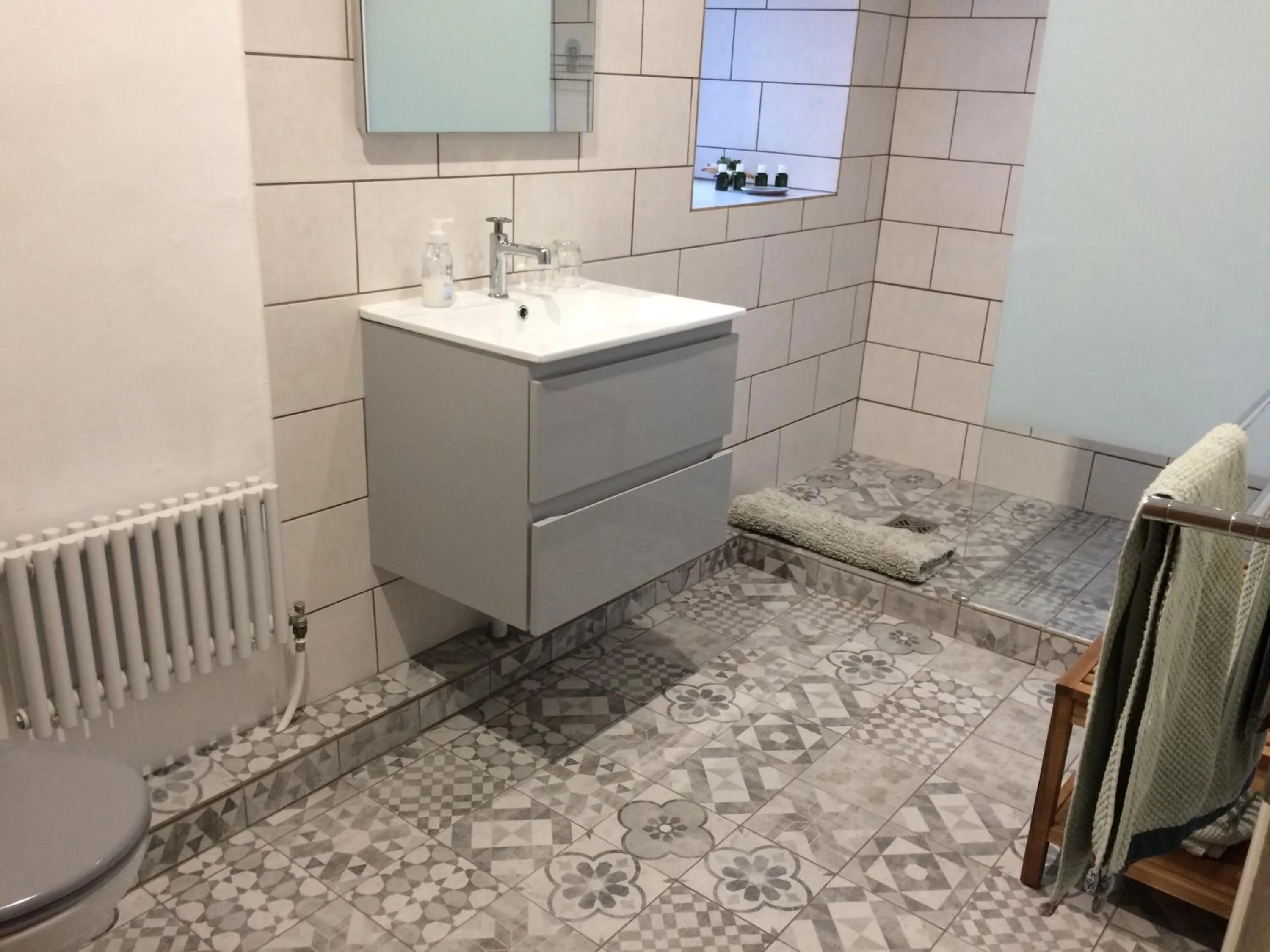 Shower in The Annexe Chadalais