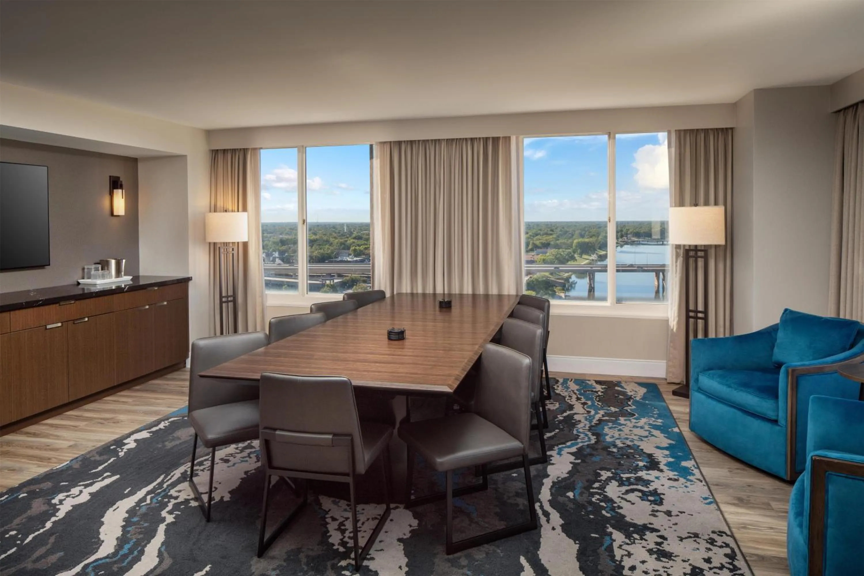 Photo of the whole room in Hyatt Regency Wichita