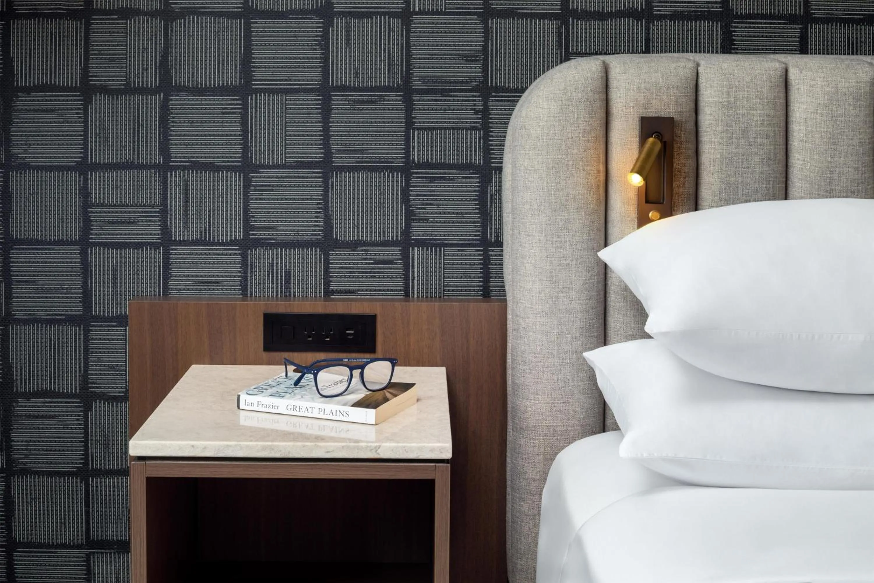 Bedroom, Bed in Hyatt Regency Wichita