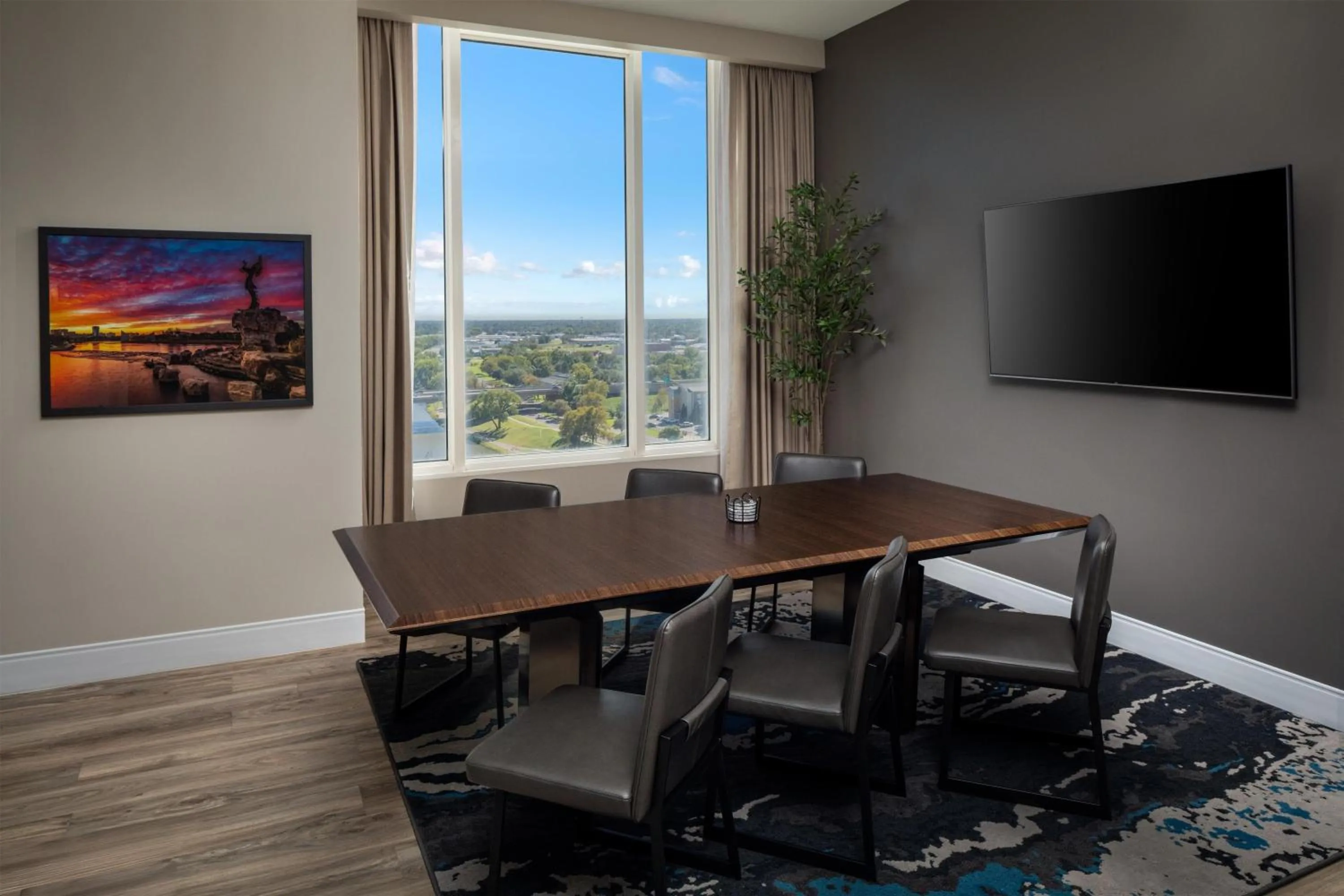 Photo of the whole room in Hyatt Regency Wichita