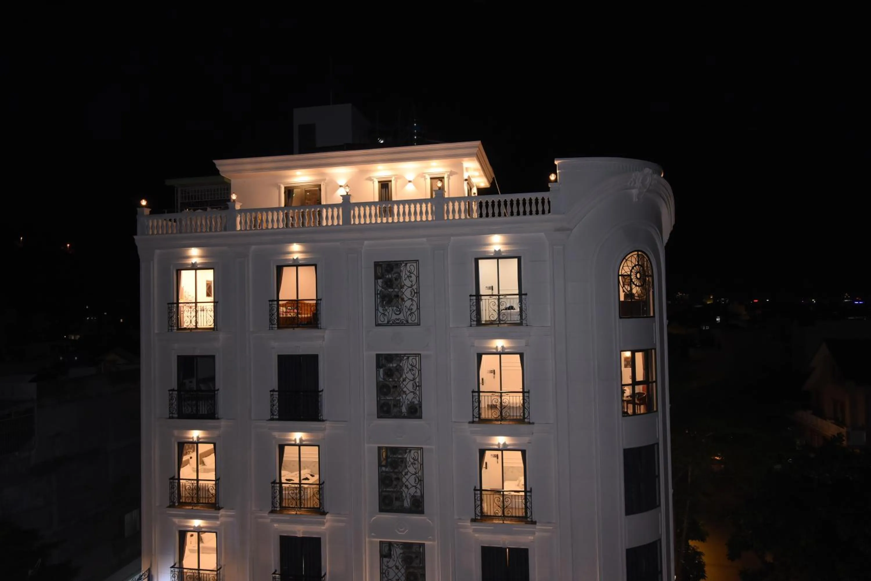 Property building in Sun Beach Hotel